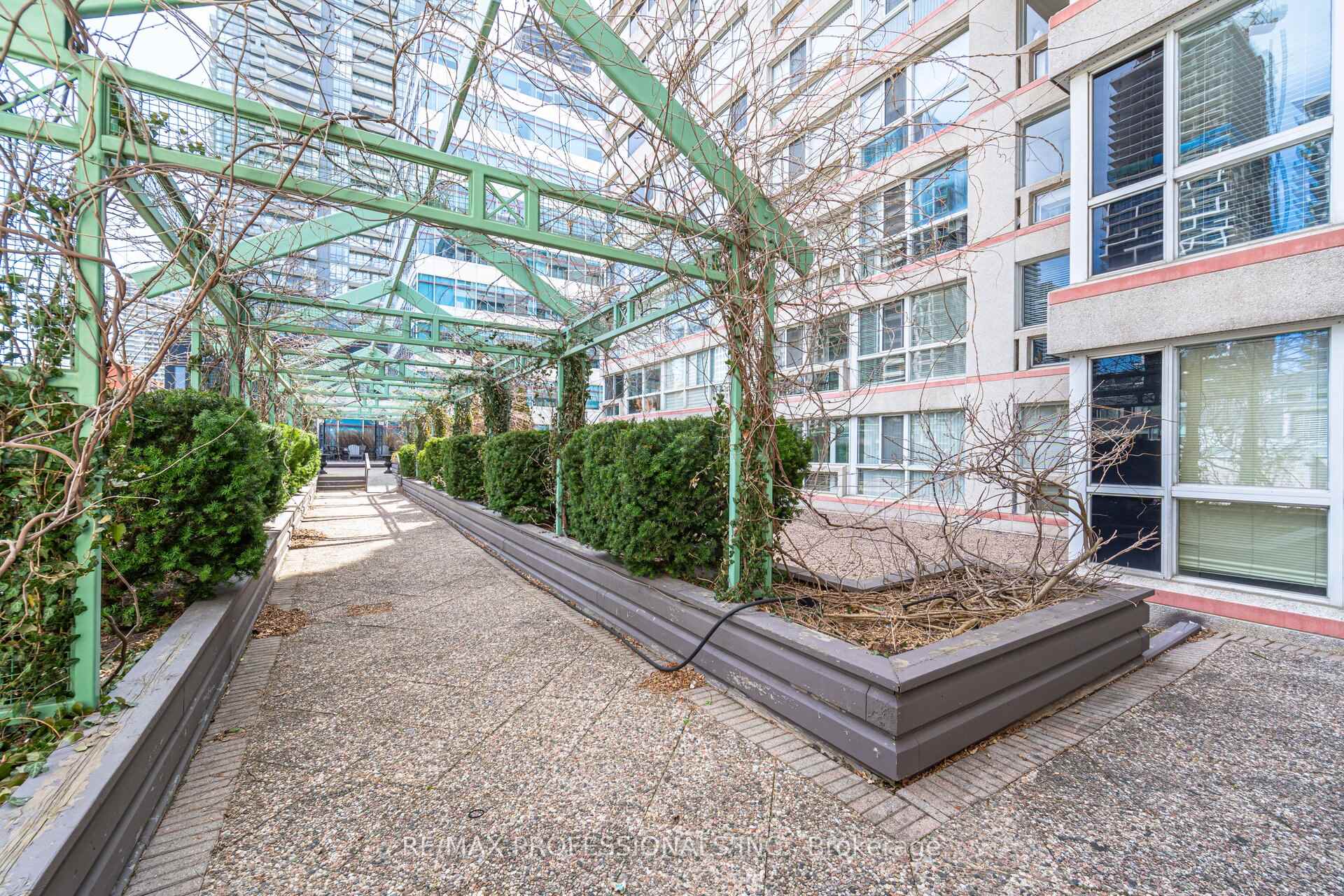 Photo 29 of Unit 301, 7 Broadway Avenue, Toronto, Mount Pleasant West — HOMEH