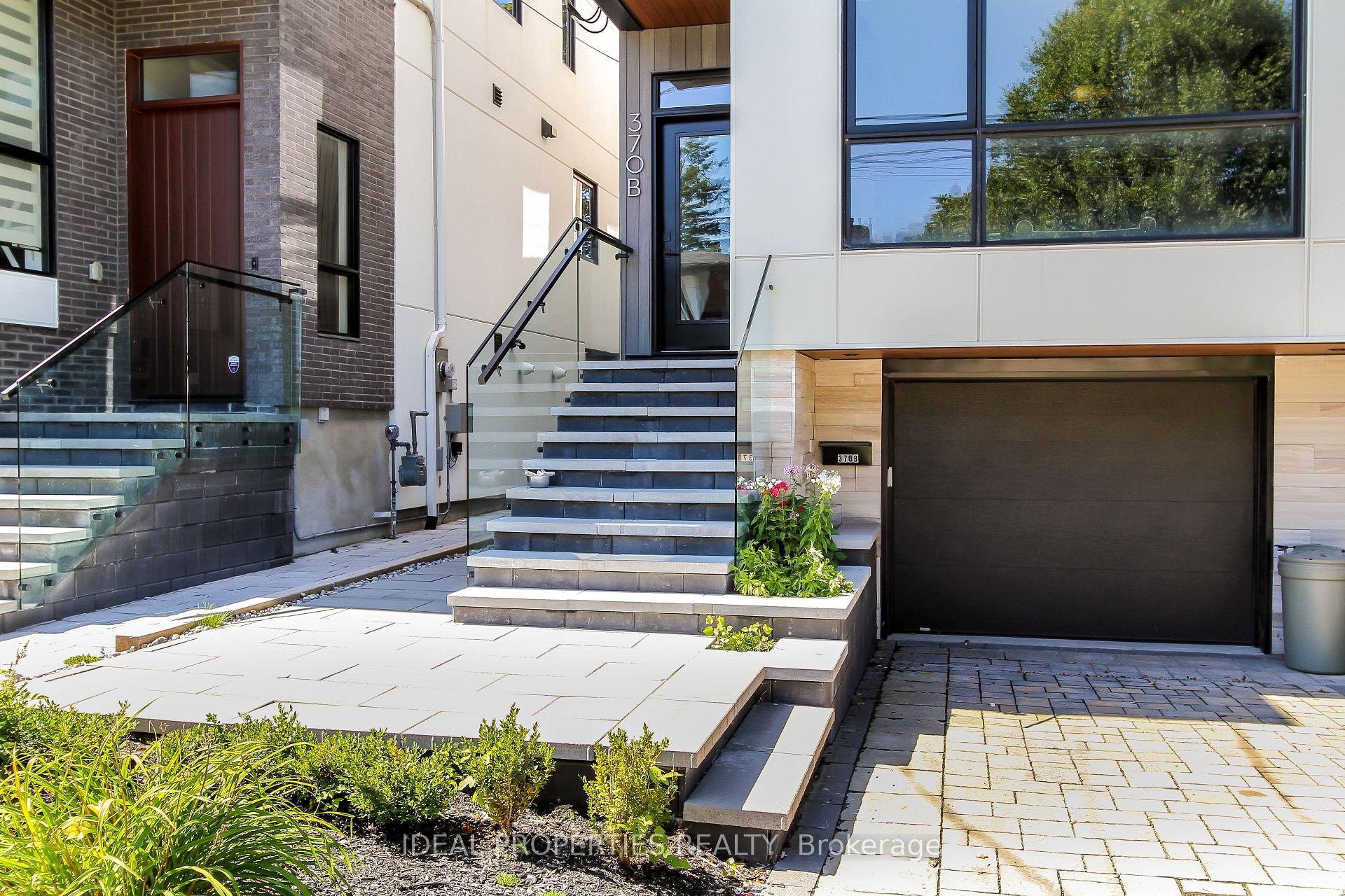 Photo 2 of 370B Roosevelt Avenue, Ottawa, Westboro West — HOMEH