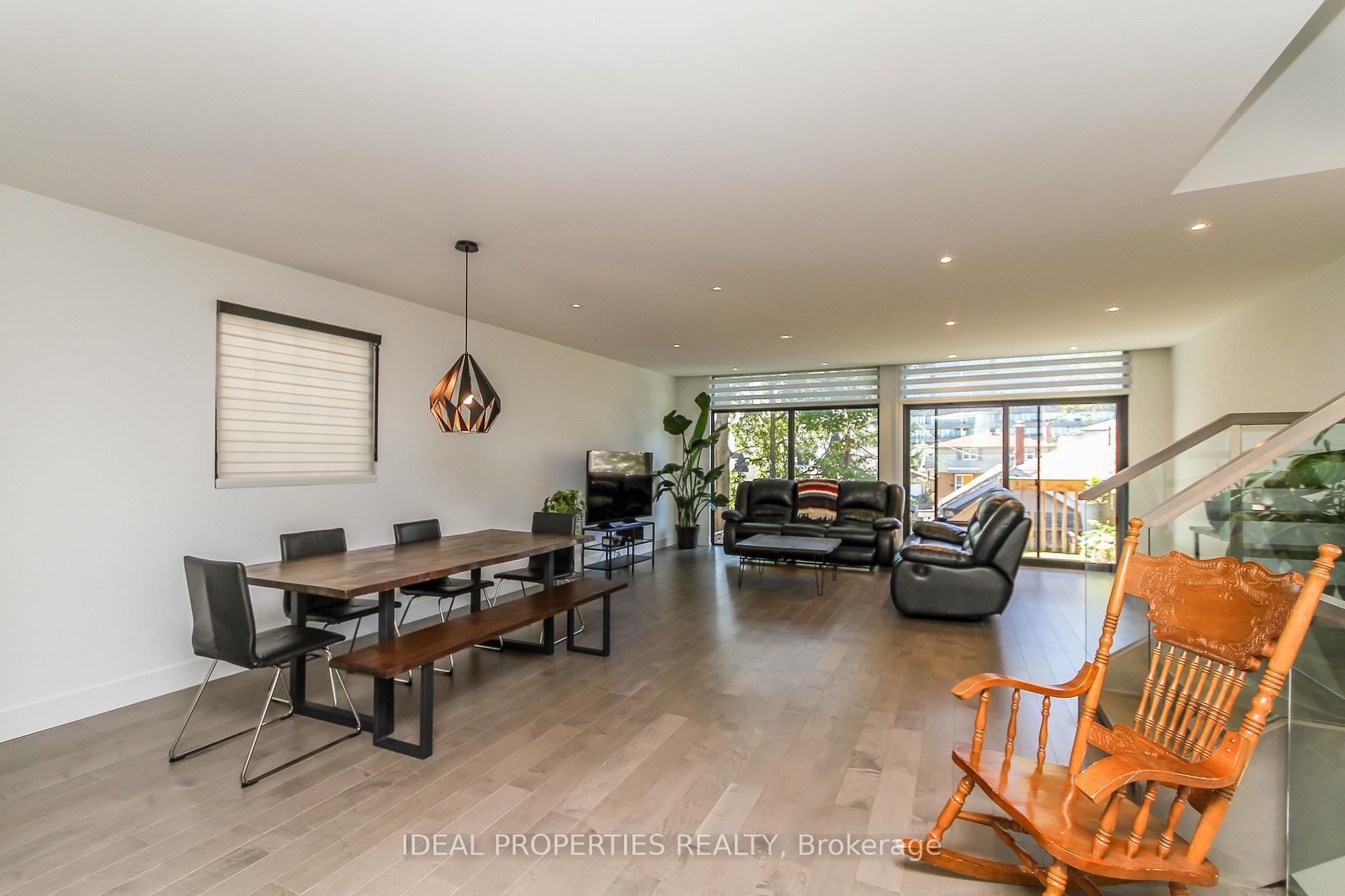 Photo 5 of 370B Roosevelt Avenue, Ottawa, Westboro West — HOMEH