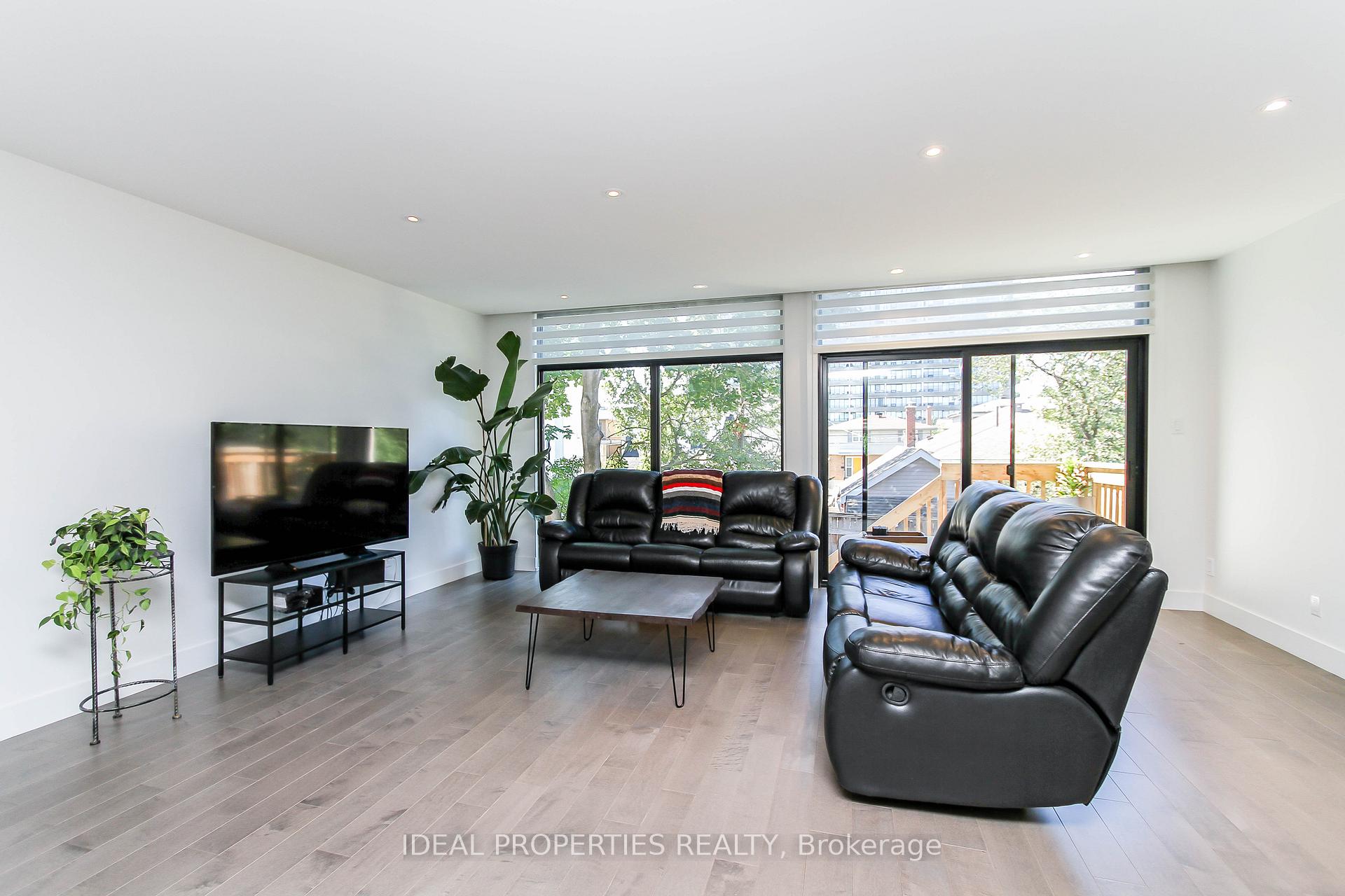 Photo 7 of 370B Roosevelt Avenue, Ottawa, Westboro West — HOMEH