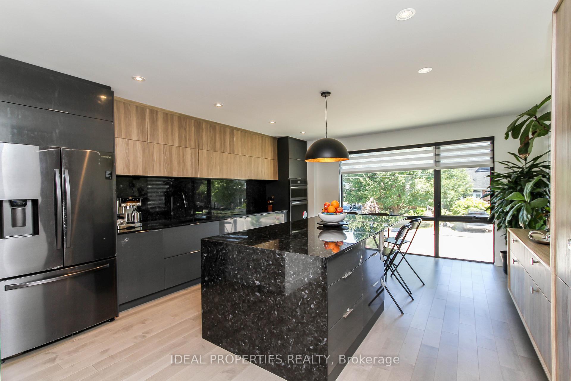 Photo 11 of 370B Roosevelt Avenue, Ottawa, Westboro West — HOMEH