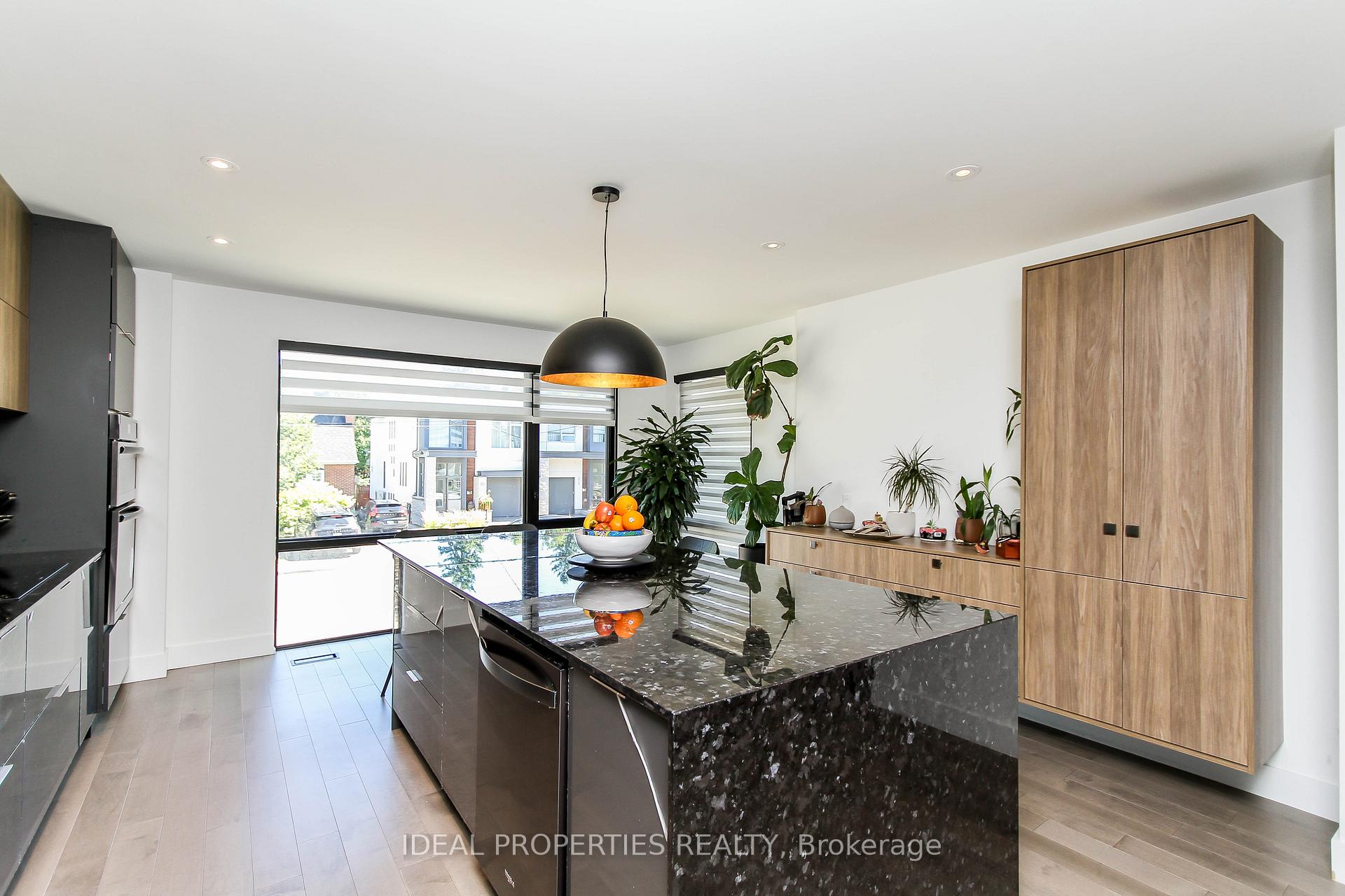 Photo 12 of 370B Roosevelt Avenue, Ottawa, Westboro West — HOMEH