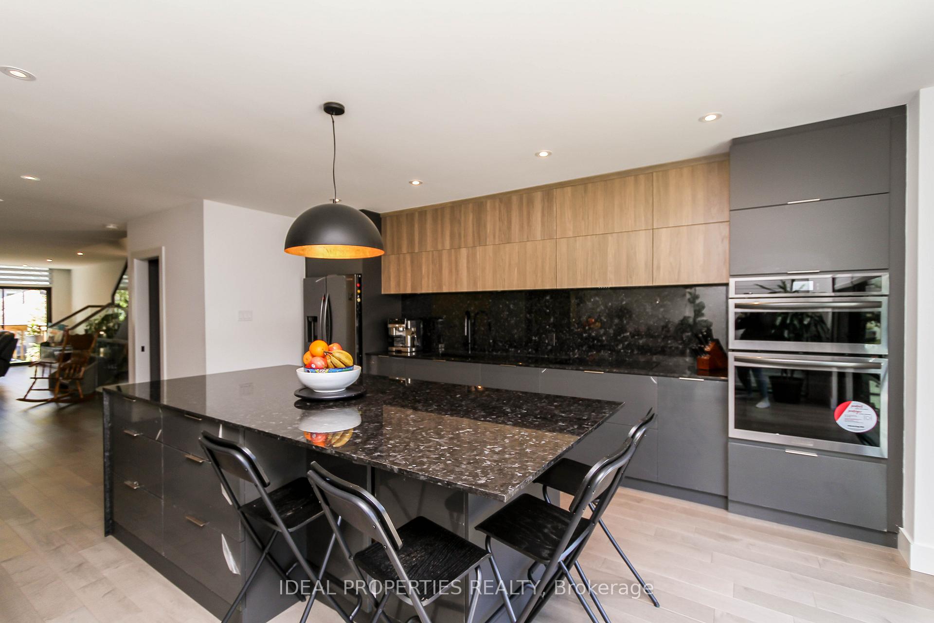 Photo 13 of 370B Roosevelt Avenue, Ottawa, Westboro West — HOMEH