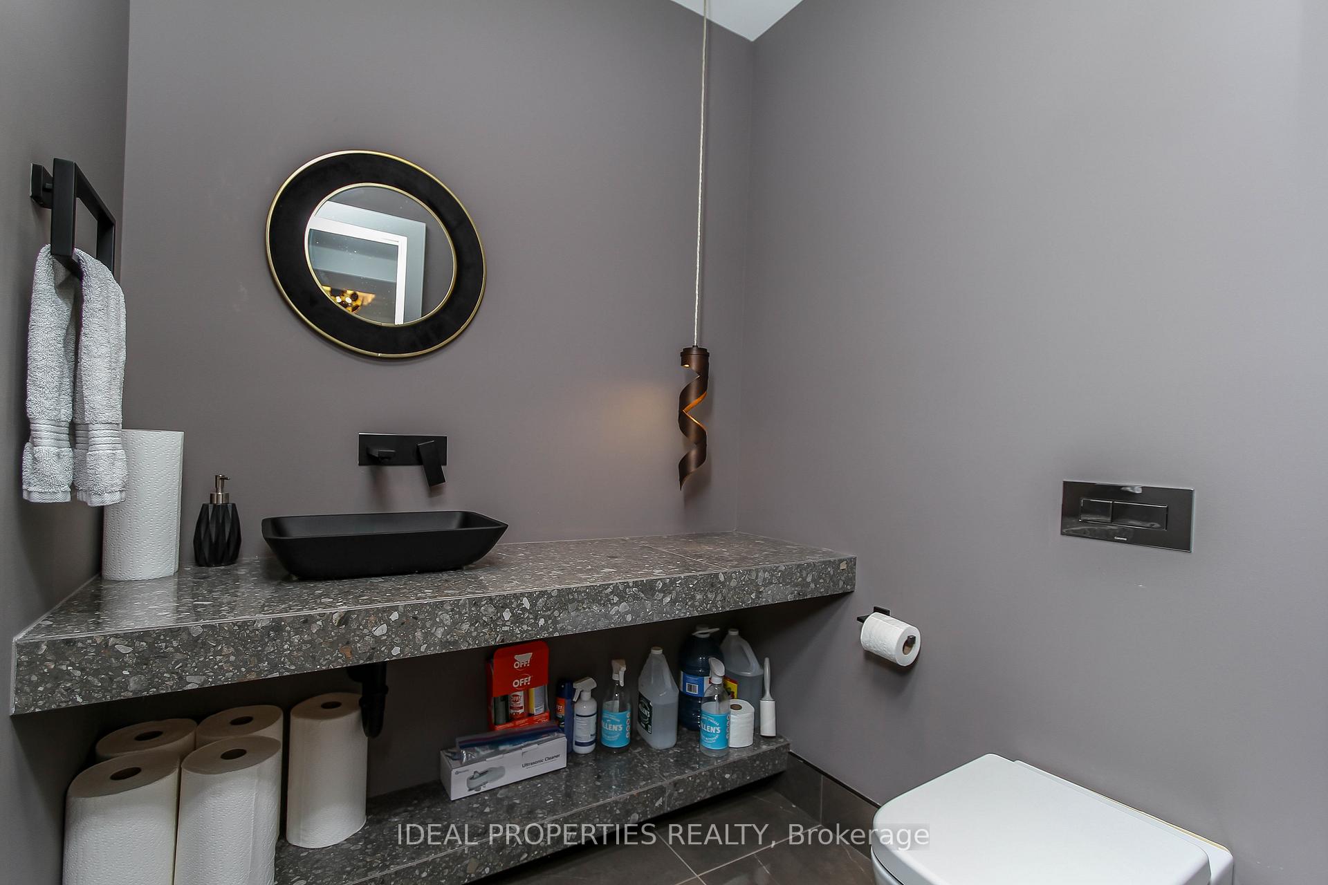 Photo 17 of 370B Roosevelt Avenue, Ottawa, Westboro West — HOMEH