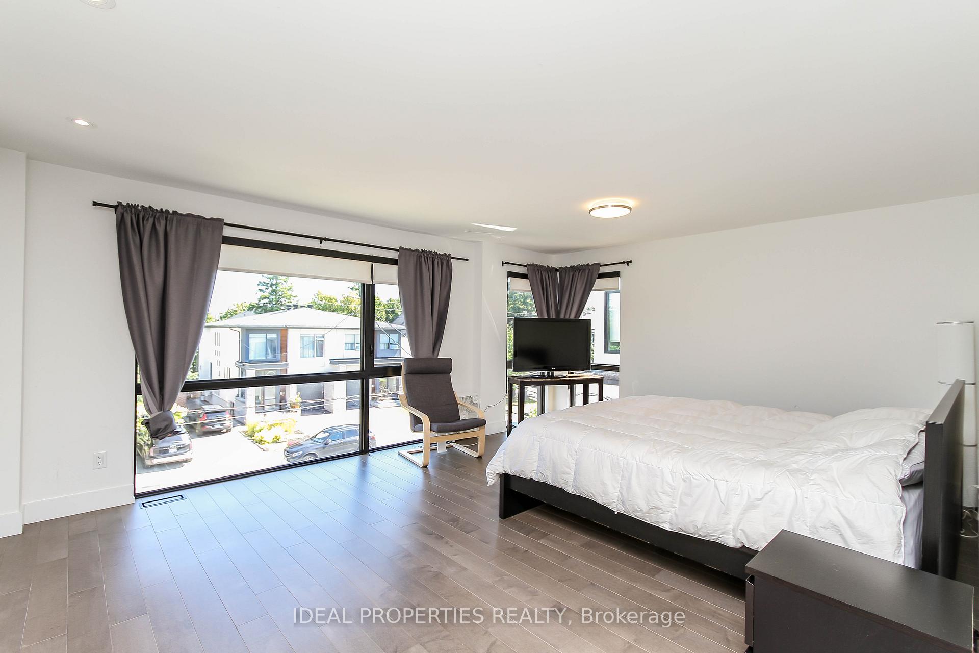 Photo 20 of 370B Roosevelt Avenue, Ottawa, Westboro West — HOMEH