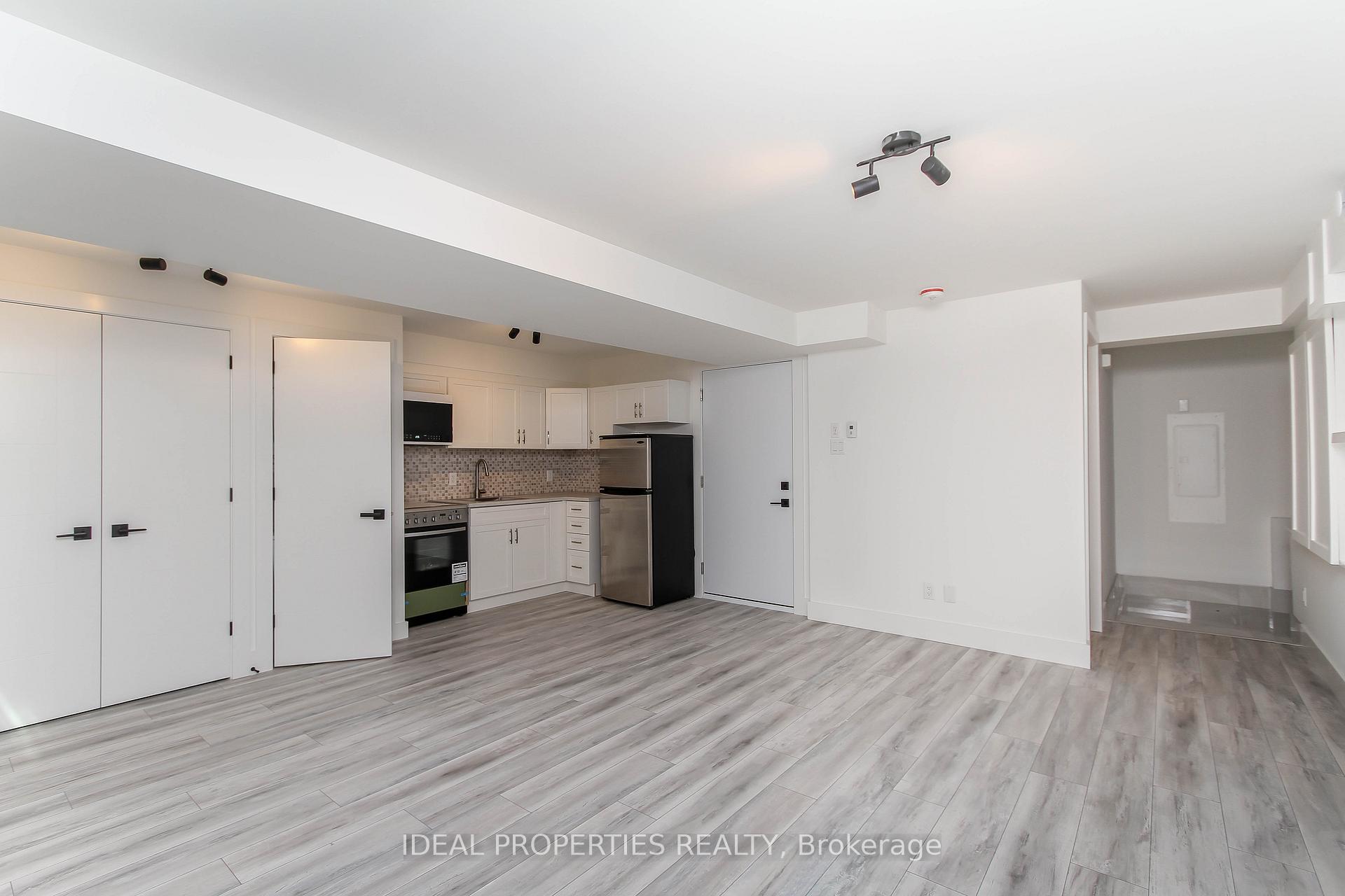 Photo 32 of 370B Roosevelt Avenue, Ottawa, Westboro West — HOMEH