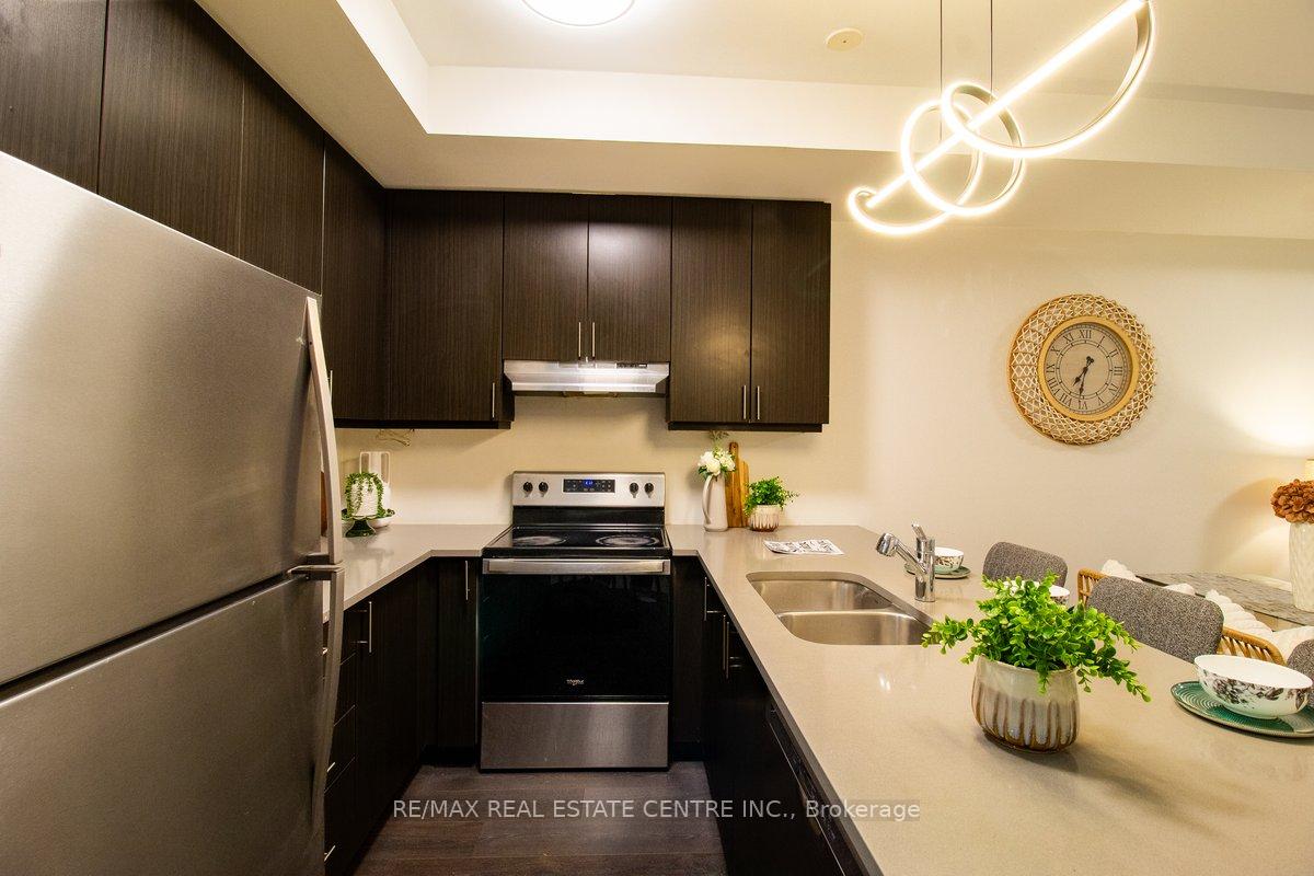 Photo 11 of 153 Danzatore Path, Oshawa, Windfields — HOMEH
