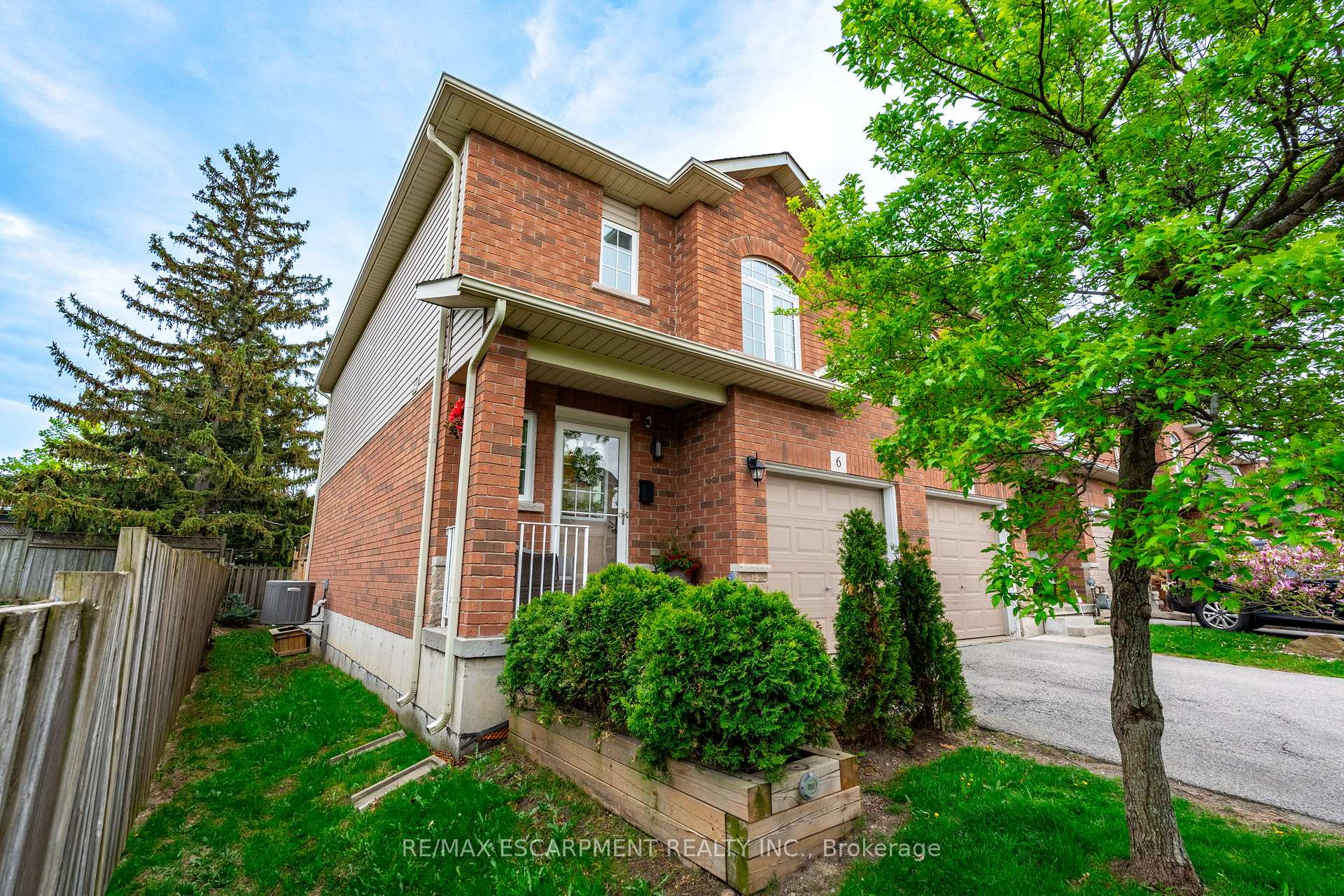 Photo 2 of Unit 6, 1461 Upper Gage Avenue, Hamilton, Templemead — HOMEH