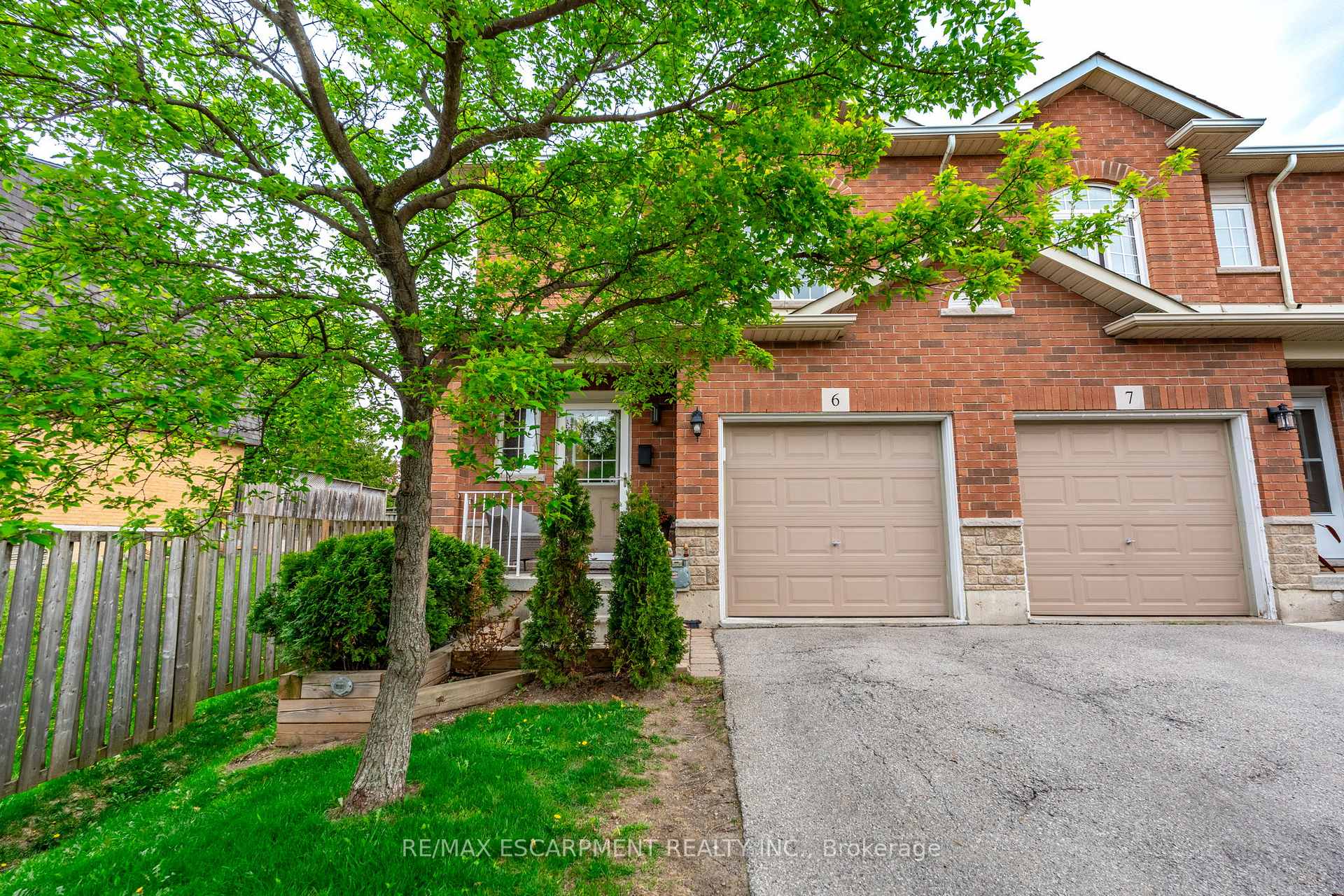 Photo 3 of Unit 6, 1461 Upper Gage Avenue, Hamilton, Templemead — HOMEH