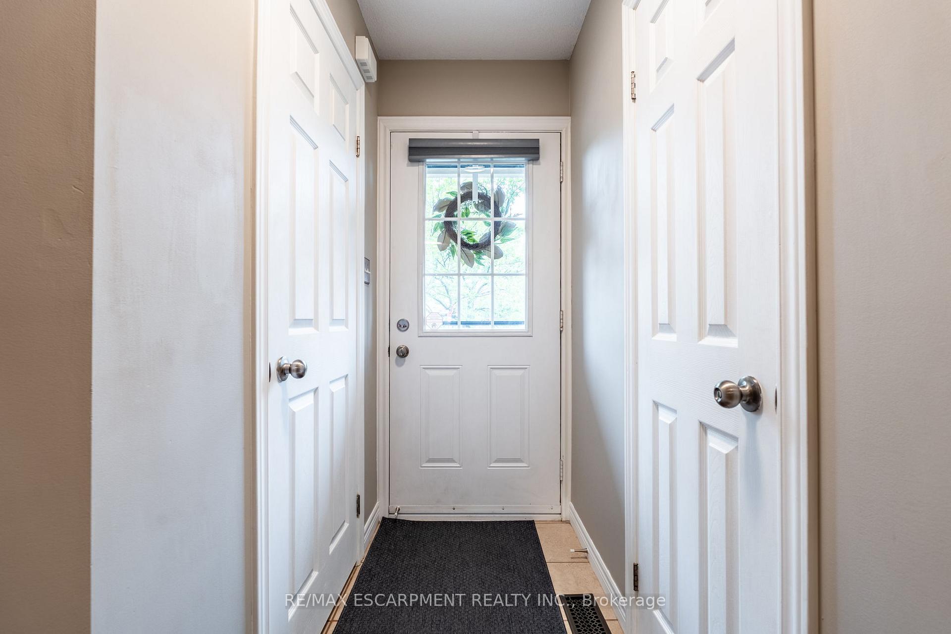 Photo 5 of Unit 6, 1461 Upper Gage Avenue, Hamilton, Templemead — HOMEH