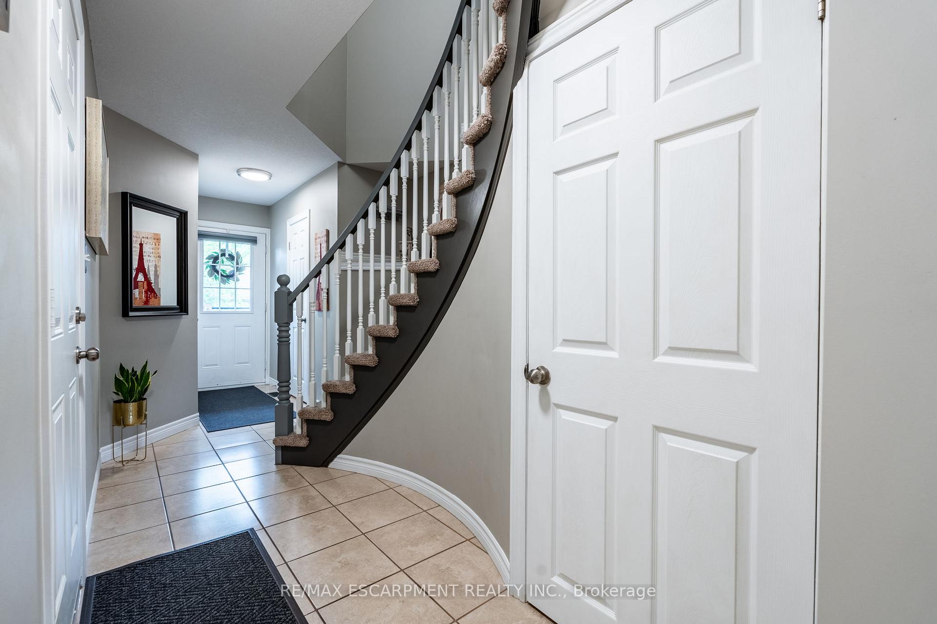 Photo 8 of Unit 6, 1461 Upper Gage Avenue, Hamilton, Templemead — HOMEH
