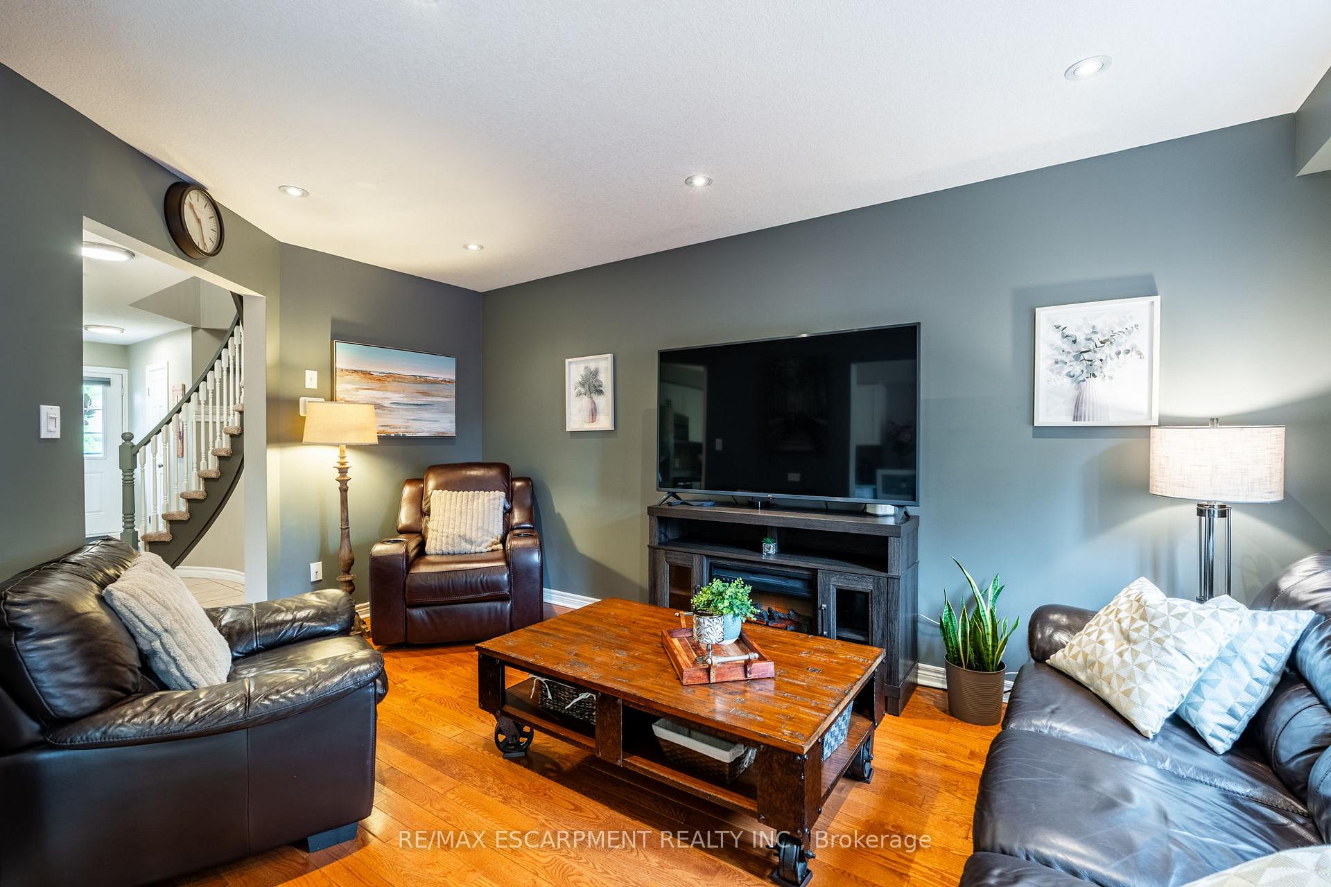 Photo 12 of Unit 6, 1461 Upper Gage Avenue, Hamilton, Templemead — HOMEH