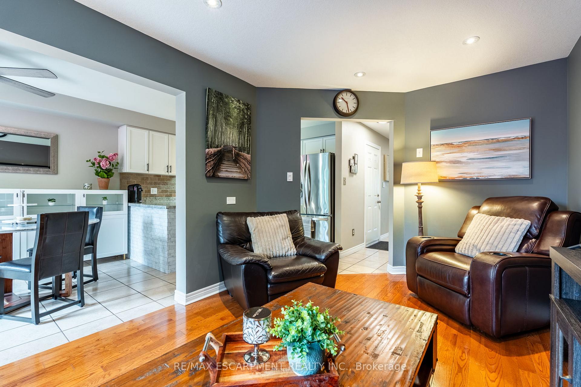Photo 13 of Unit 6, 1461 Upper Gage Avenue, Hamilton, Templemead — HOMEH