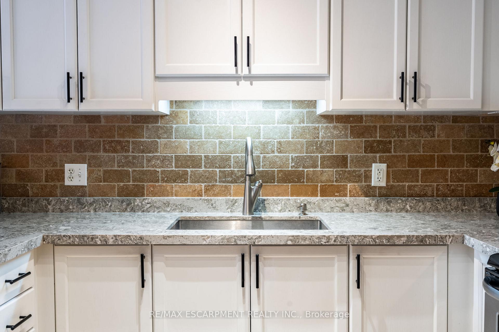 Photo 19 of Unit 6, 1461 Upper Gage Avenue, Hamilton, Templemead — HOMEH