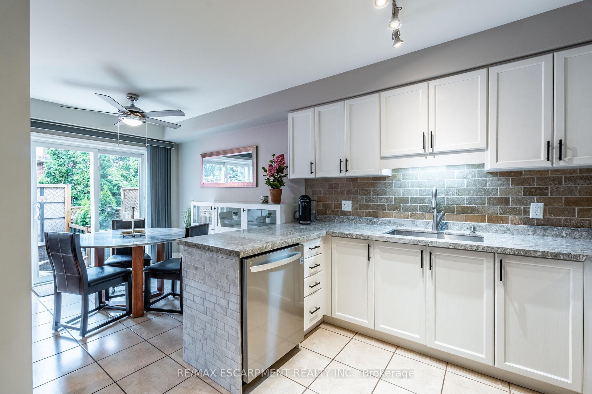 Photo 20 of Unit 6, 1461 Upper Gage Avenue, Hamilton, Templemead — HOMEH