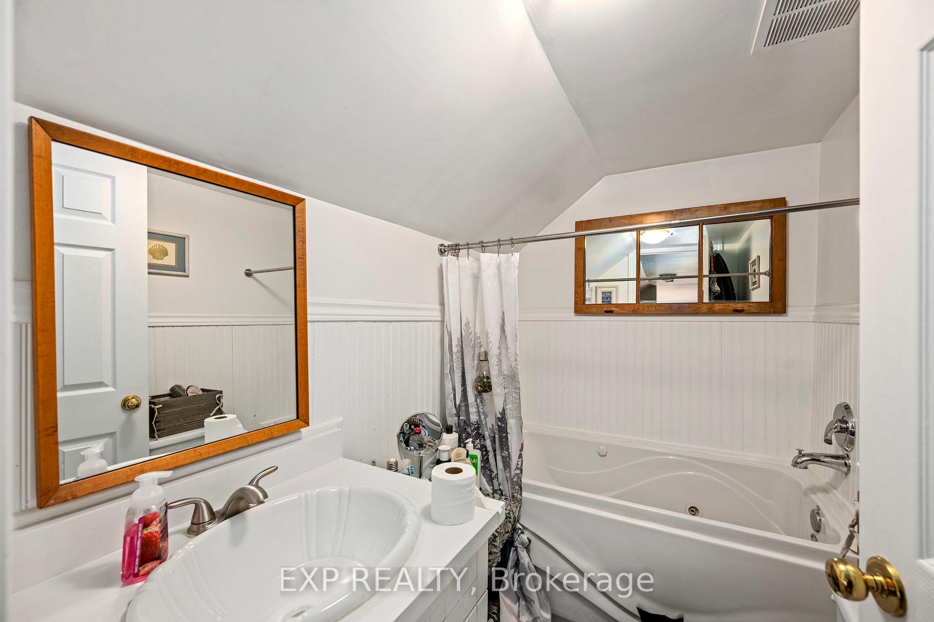 Photo 23 of 46330 South Street, Central Elgin, Sparta — HOMEH