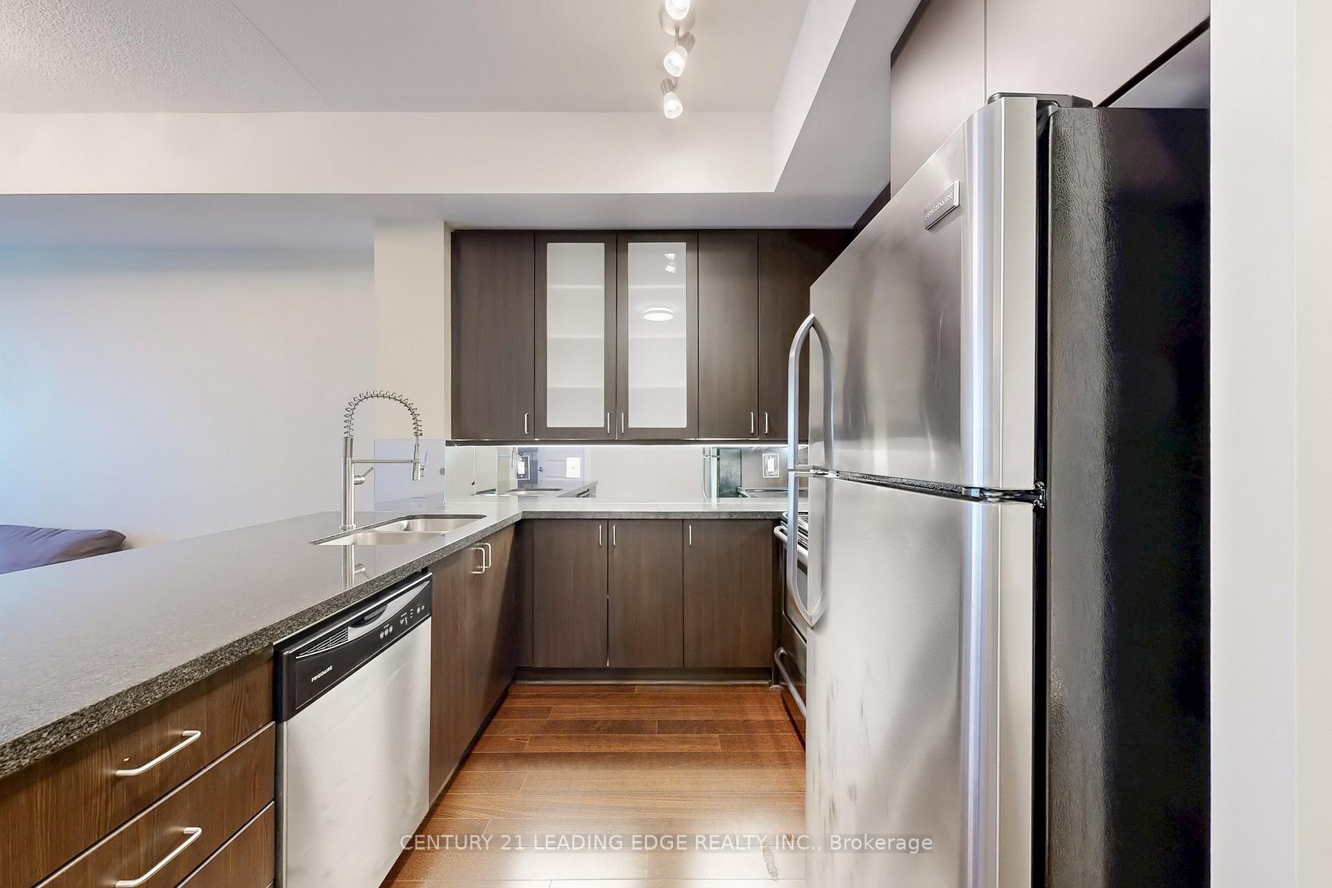Photo 5 of Unit 906, 131 Upper Duke Crescent, Markham, Unionville — HOMEH