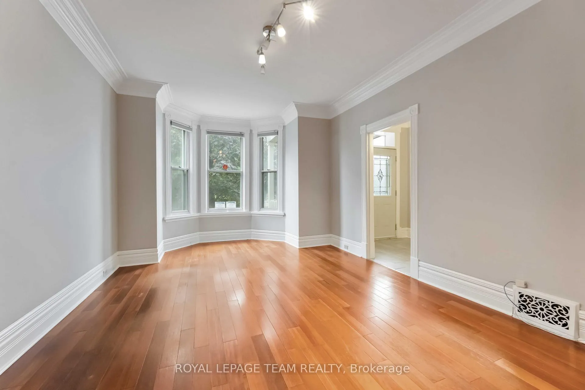 Photo 10 of 205 Pretoria Avenue, Ottawa, Glebe — HOMEH