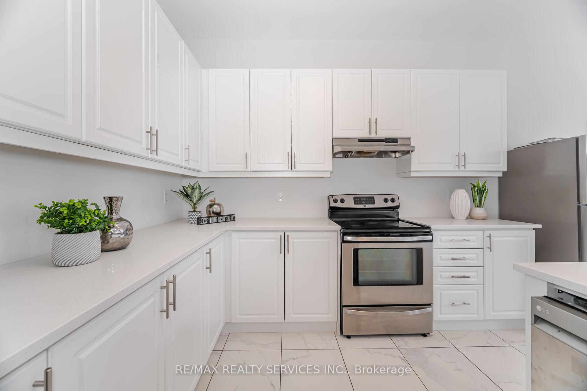 Photo 13 of 36 Michener Drive, Brampton, Sandringham-Wellington North — HOMEH
