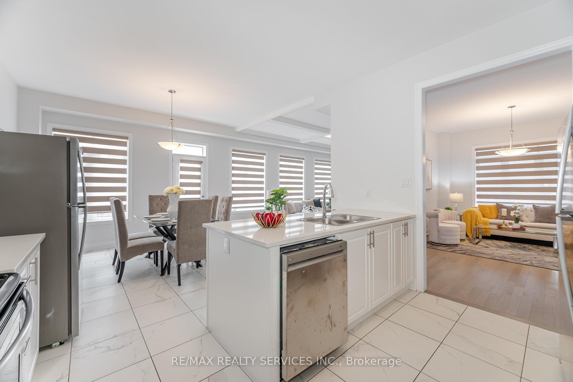 Photo 14 of 36 Michener Drive, Brampton, Sandringham-Wellington North — HOMEH