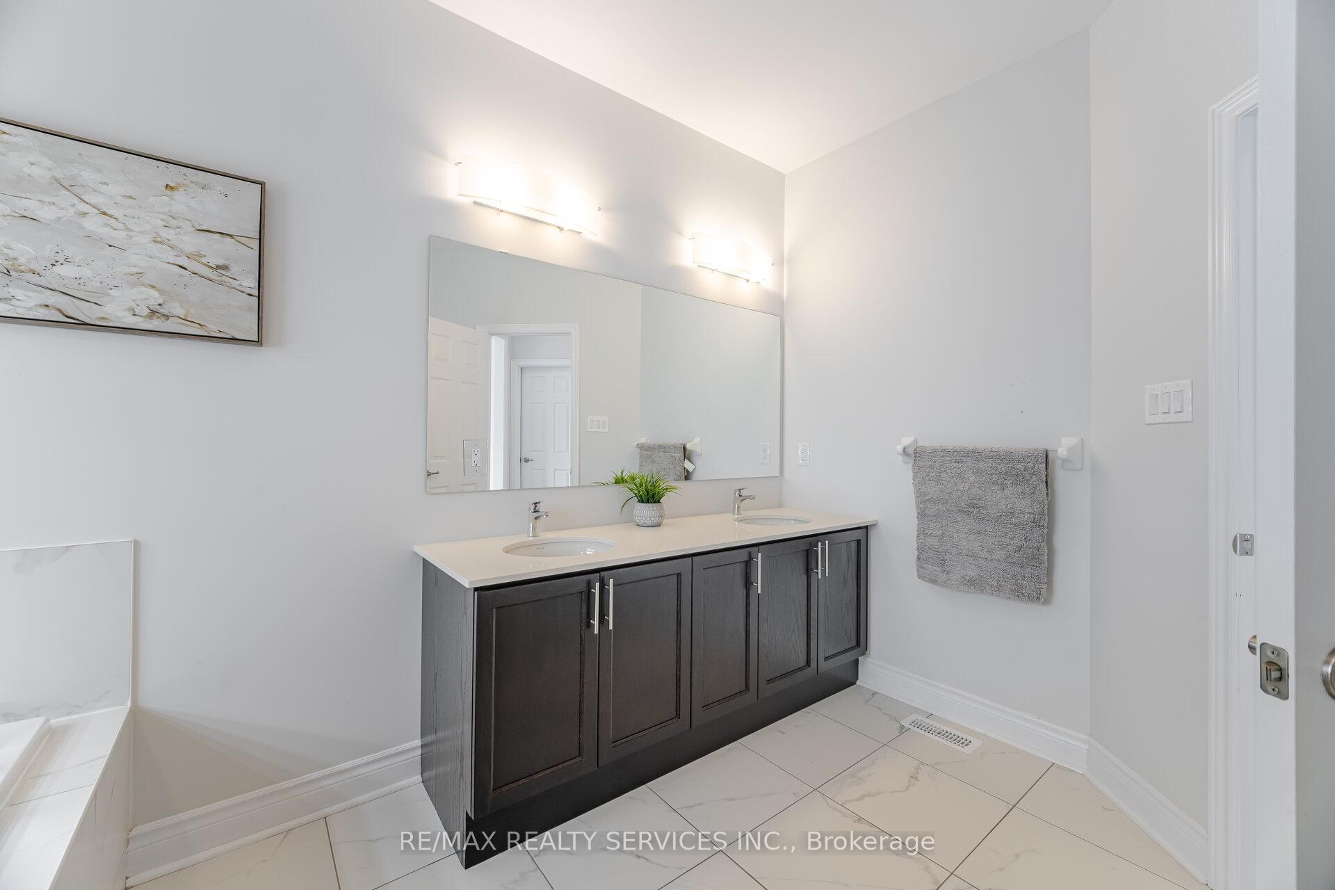 Photo 27 of 36 Michener Drive, Brampton, Sandringham-Wellington North — HOMEH