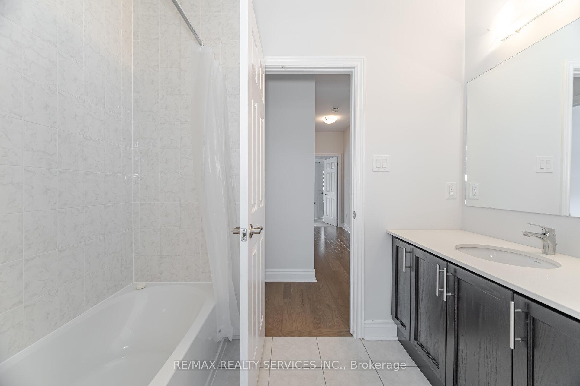 Photo 41 of 36 Michener Drive, Brampton, Sandringham-Wellington North — HOMEH