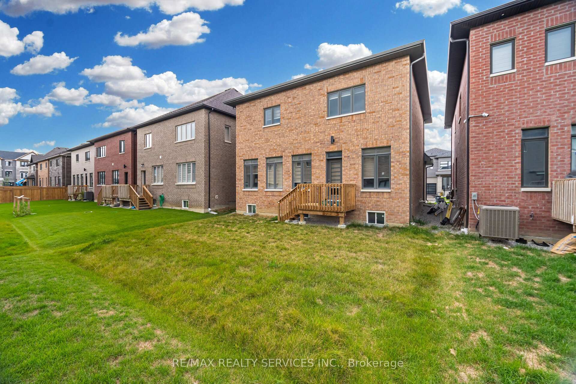 Photo 46 of 36 Michener Drive, Brampton, Sandringham-Wellington North — HOMEH