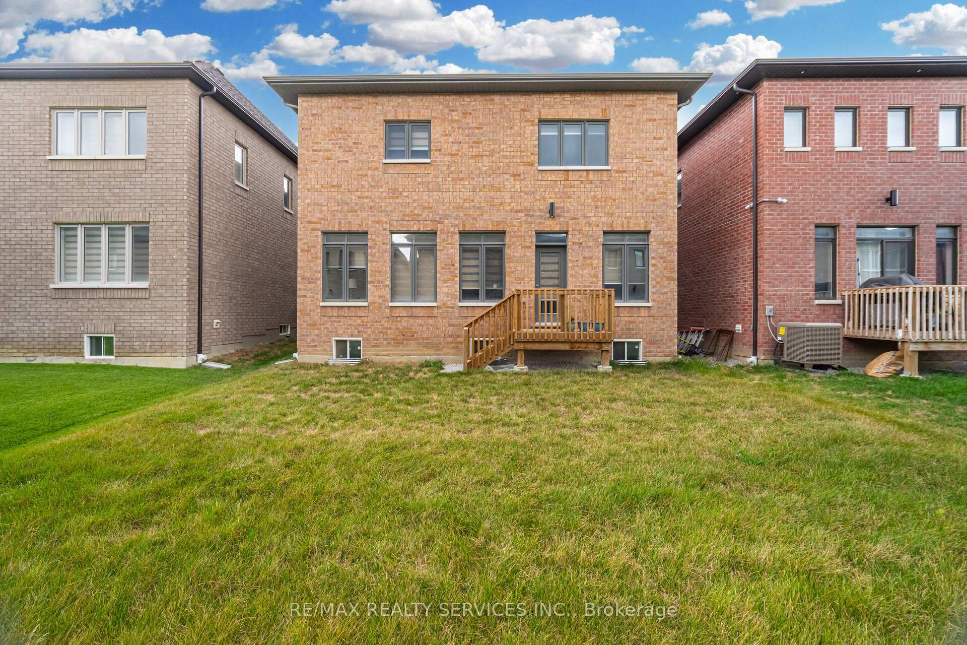 Photo 47 of 36 Michener Drive, Brampton, Sandringham-Wellington North — HOMEH