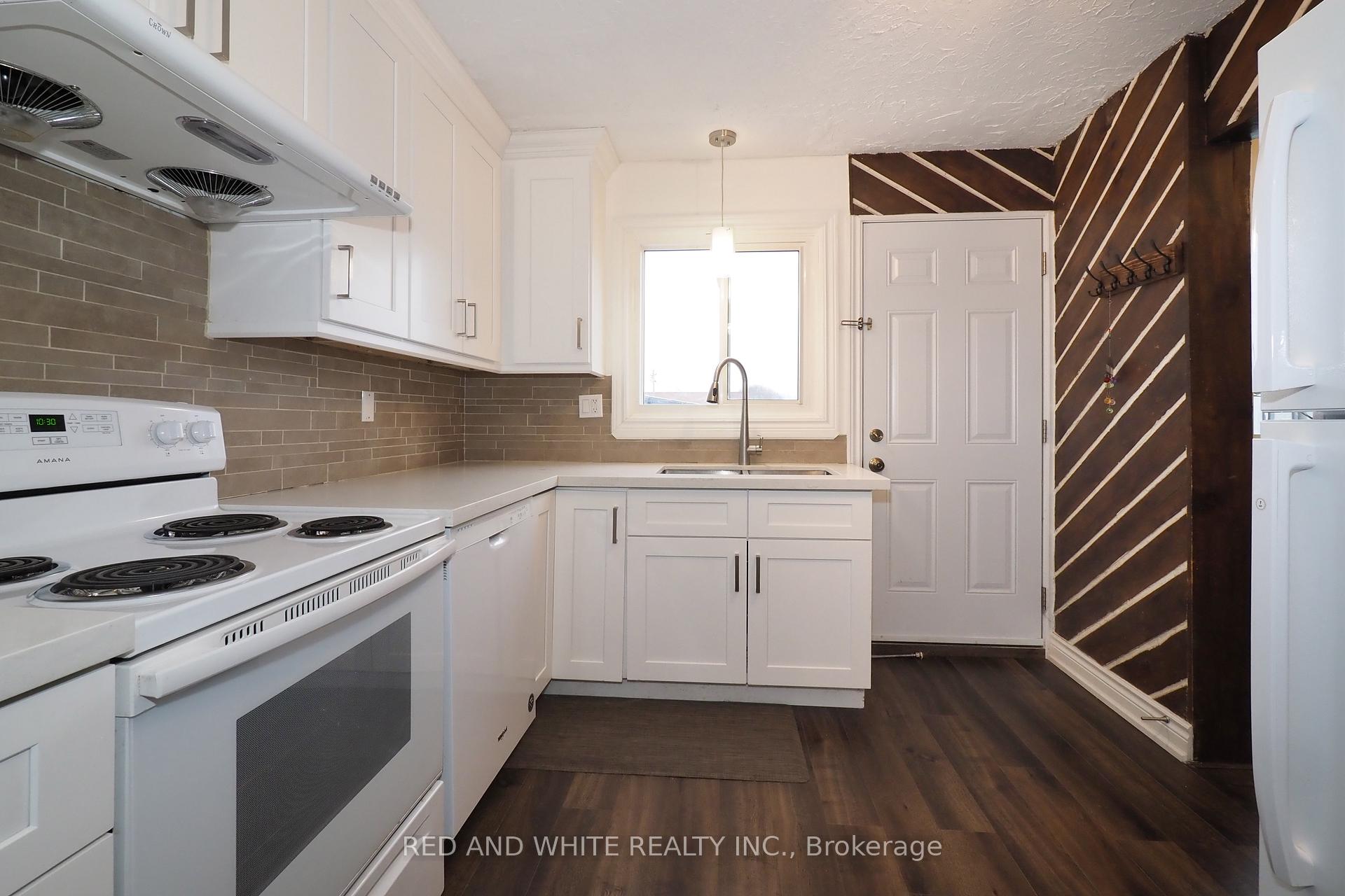 Photo 9 of Unit 34, 25 Upper Canada Drive, Kitchener — HOMEH