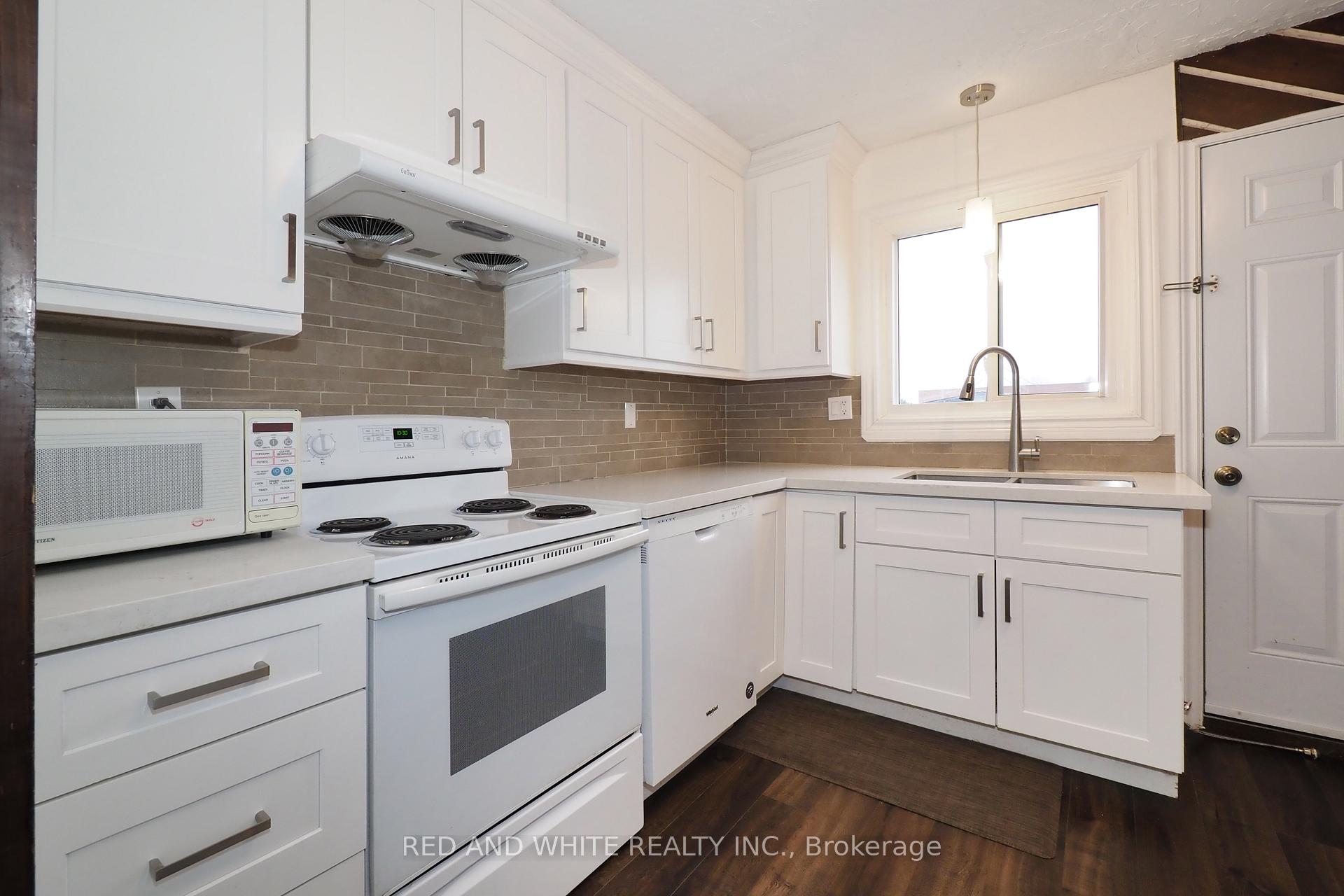 Photo 10 of Unit 34, 25 Upper Canada Drive, Kitchener — HOMEH