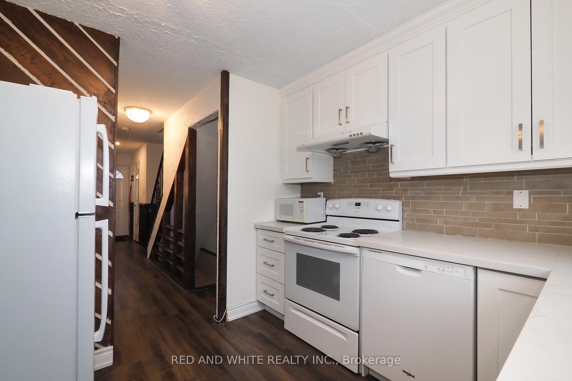 Photo 13 of Unit 34, 25 Upper Canada Drive, Kitchener — HOMEH