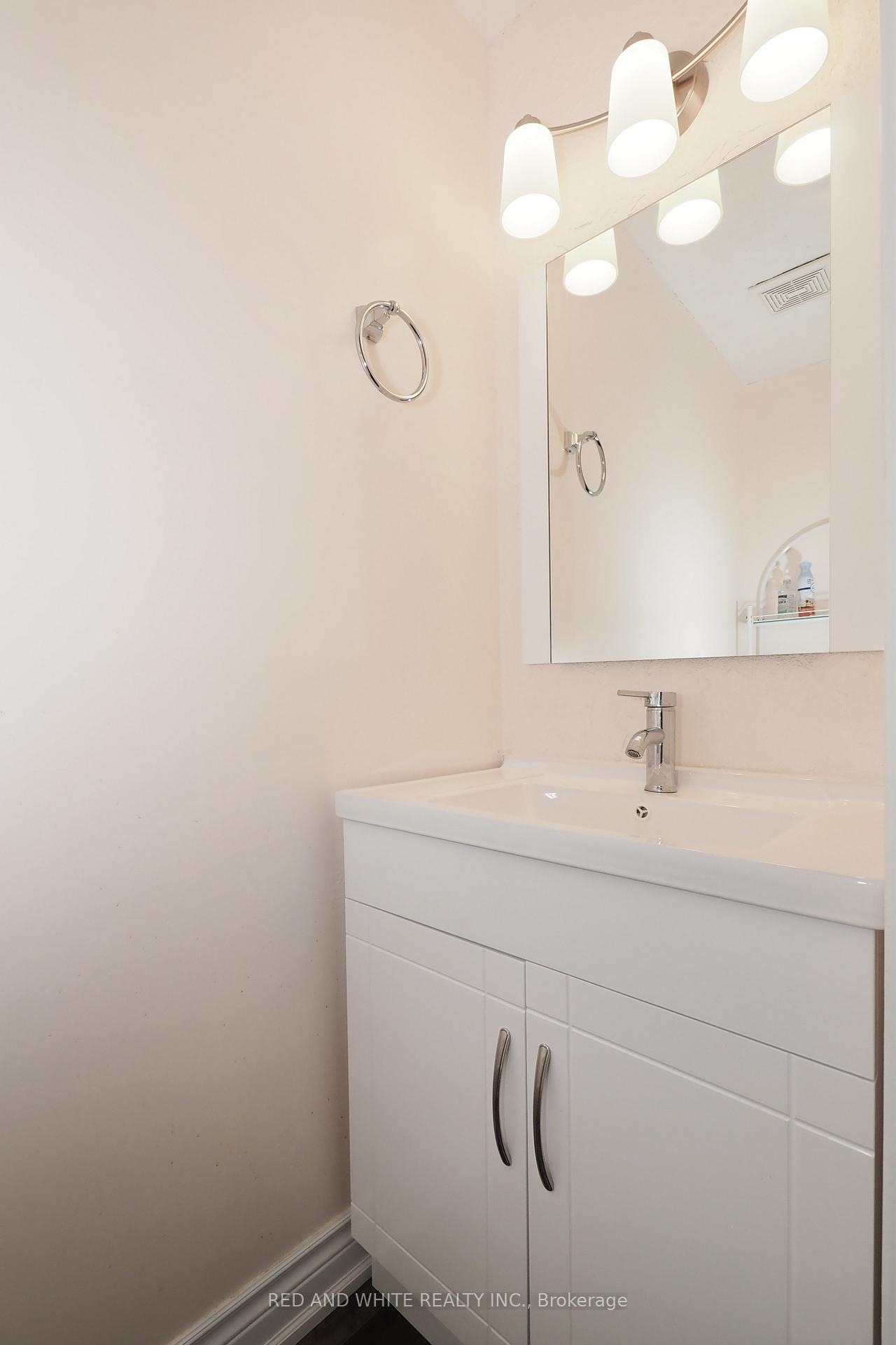 Photo 14 of Unit 34, 25 Upper Canada Drive, Kitchener — HOMEH
