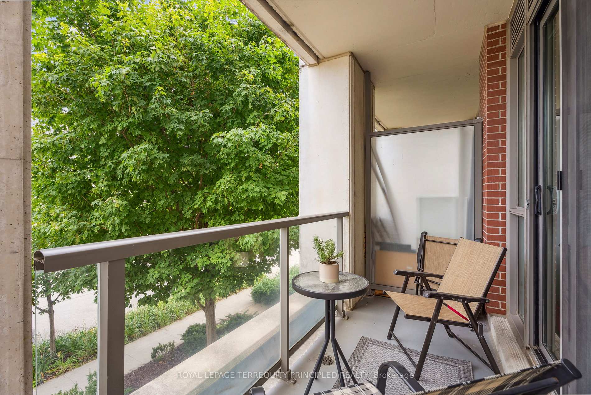 Photo 16 of Unit 202, 21 Upper Duke Crescent, Markham, Unionville — HOMEH