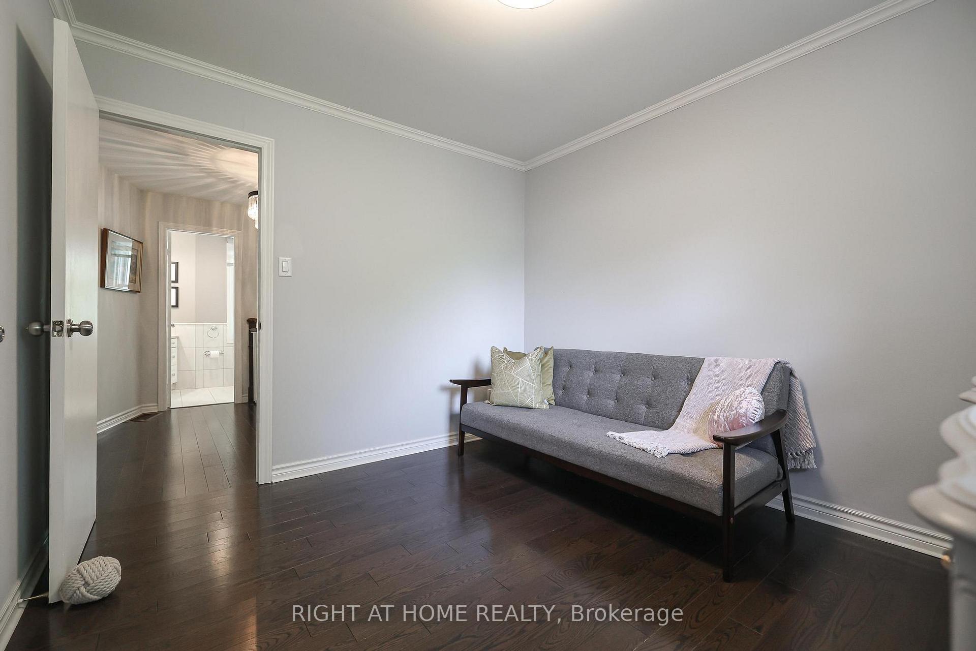 Photo 26 of 48 Porterfield Crescent, Markham, Aileen-Willowbrook — HOMEH