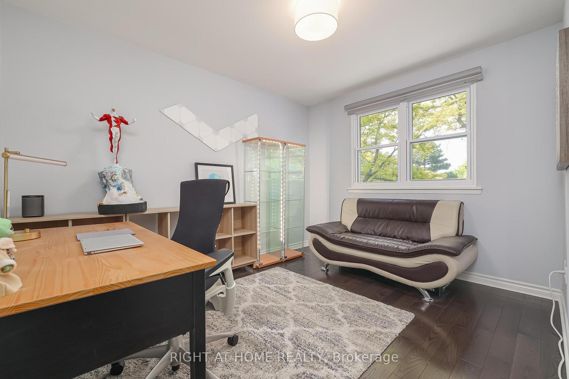 Photo 27 of 48 Porterfield Crescent, Markham, Aileen-Willowbrook — HOMEH
