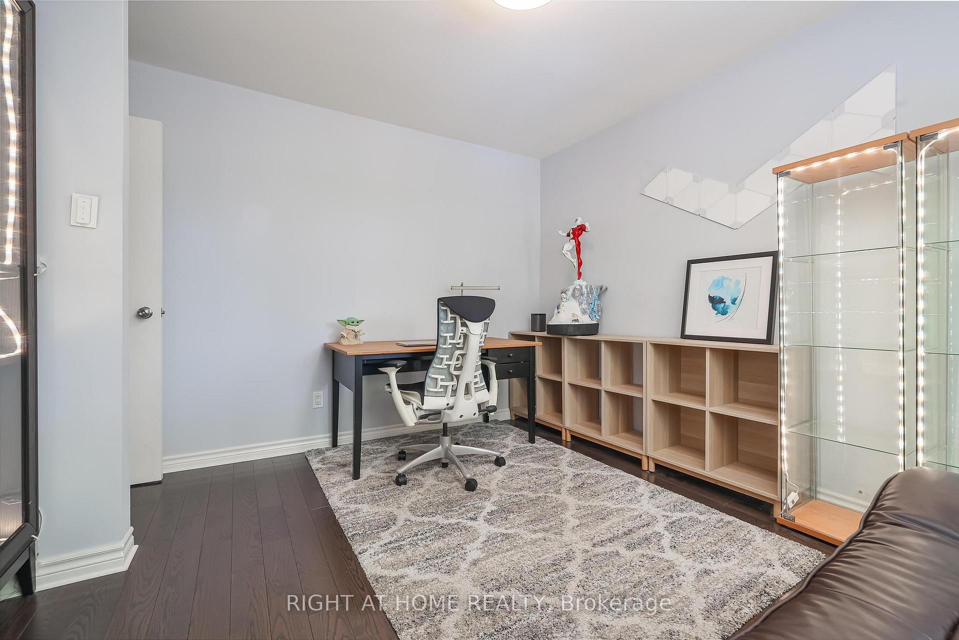 Photo 28 of 48 Porterfield Crescent, Markham, Aileen-Willowbrook — HOMEH
