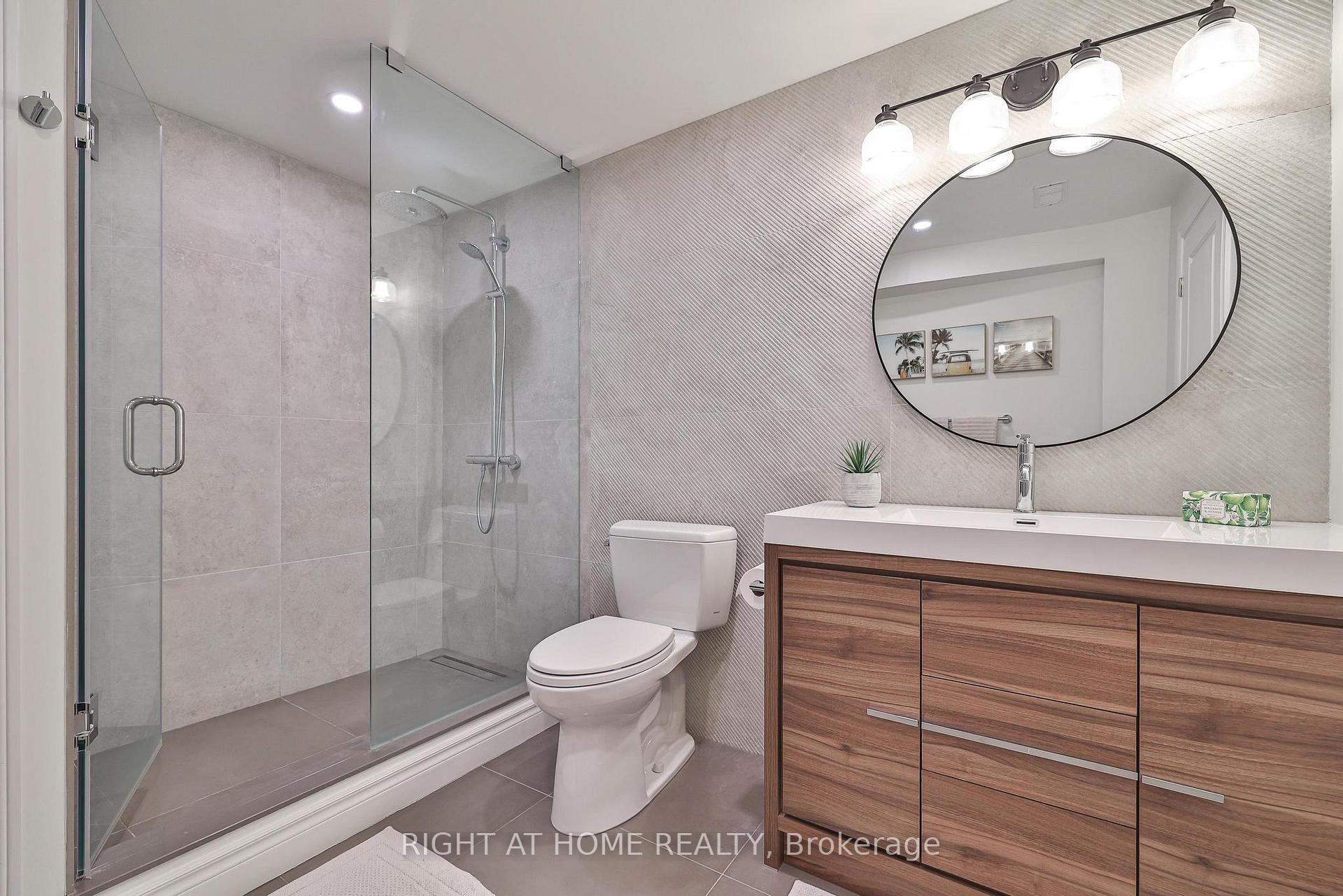 Photo 36 of 48 Porterfield Crescent, Markham, Aileen-Willowbrook — HOMEH