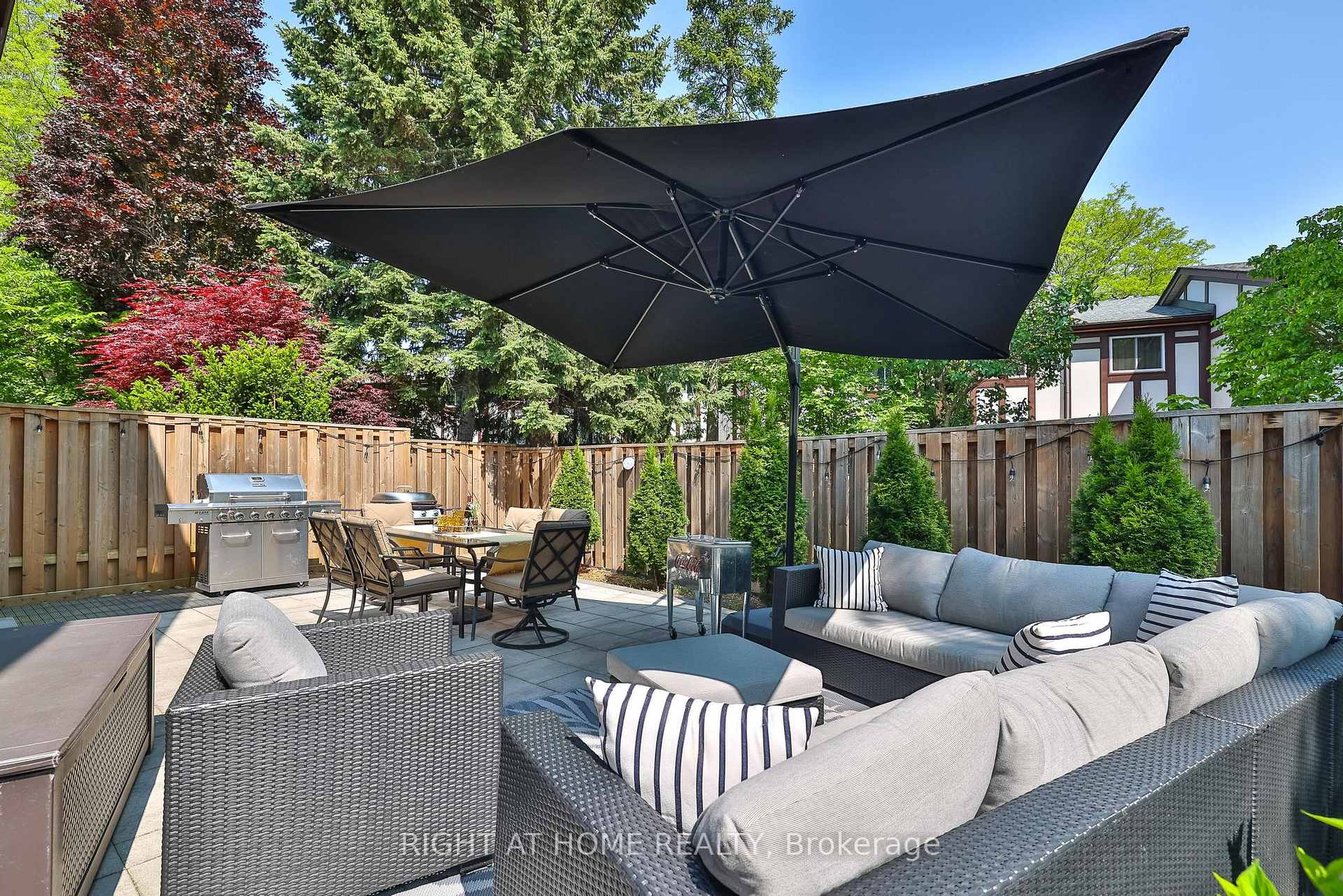 Photo 44 of 48 Porterfield Crescent, Markham, Aileen-Willowbrook — HOMEH