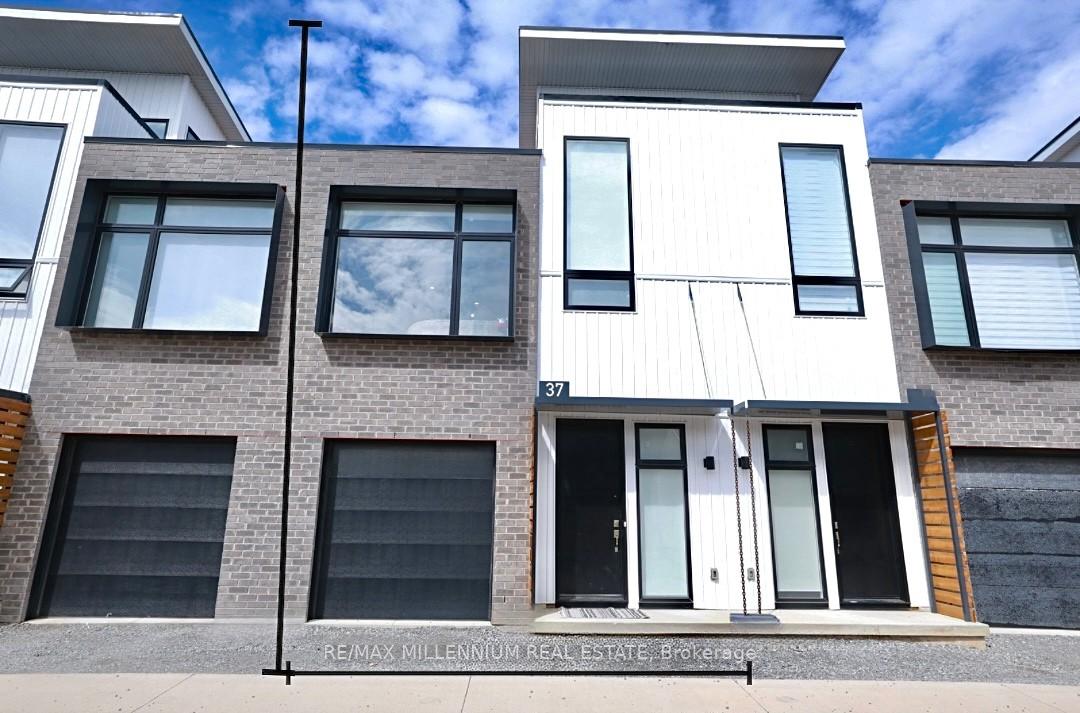 Front of Unit 23, 37 Summerside Mews S
