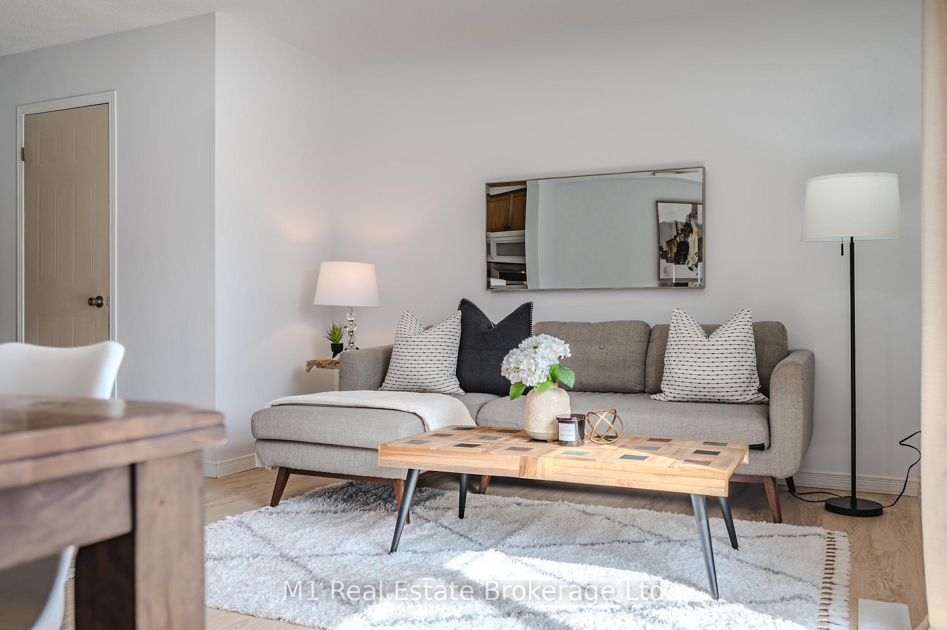 Photo 5 of Unit 47, 30 Imperial Road S, Guelph, Willow West/Sugarbush/West Acres — HOMEH