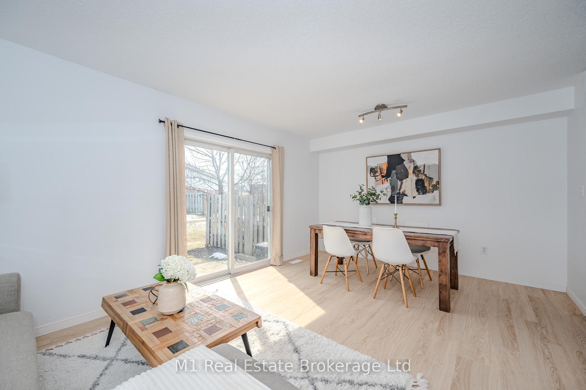 Photo 8 of Unit 47, 30 Imperial Road S, Guelph, Willow West/Sugarbush/West Acres — HOMEH