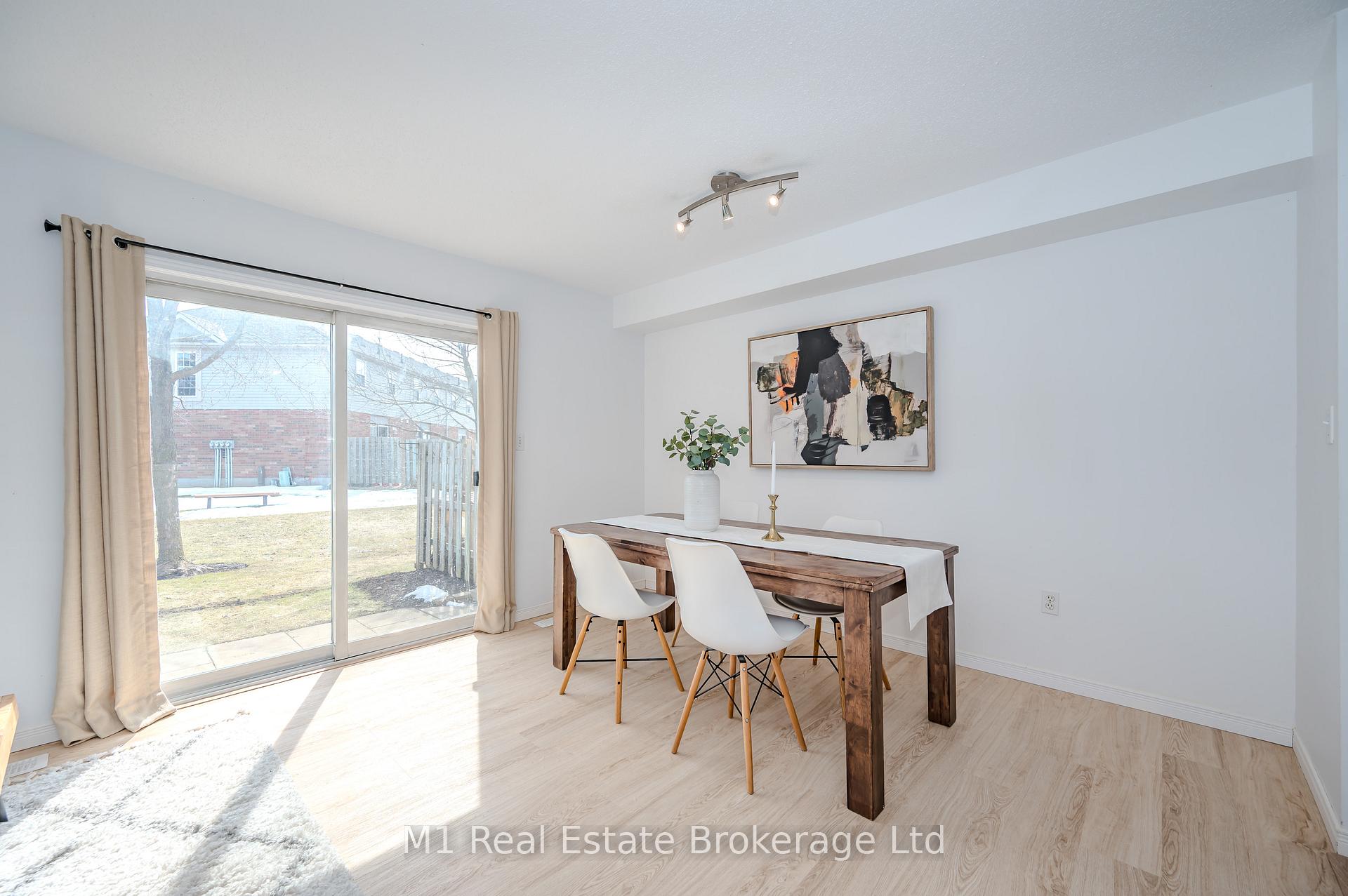 Photo 10 of Unit 47, 30 Imperial Road S, Guelph, Willow West/Sugarbush/West Acres — HOMEH