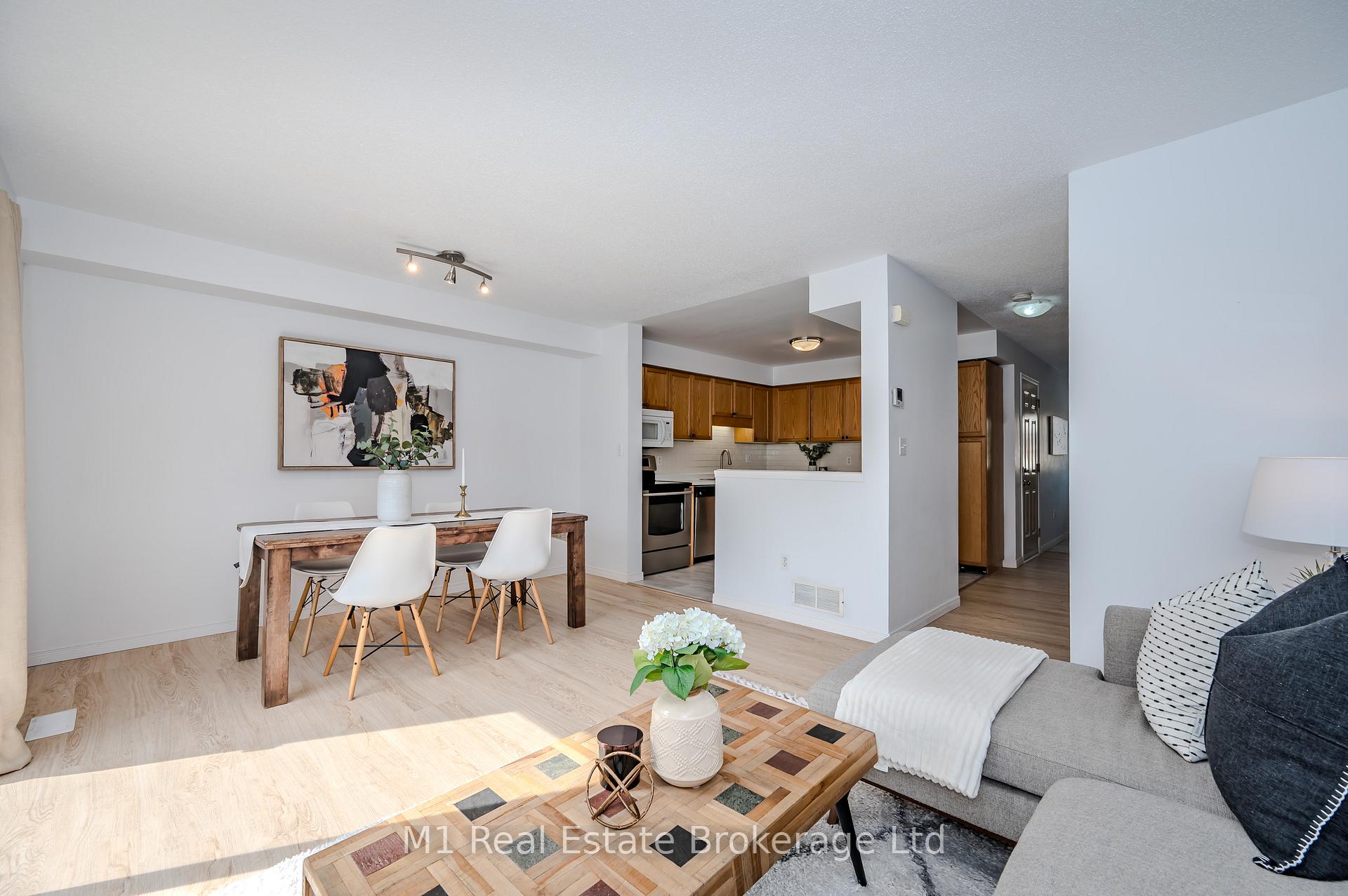 Photo 11 of Unit 47, 30 Imperial Road S, Guelph, Willow West/Sugarbush/West Acres — HOMEH