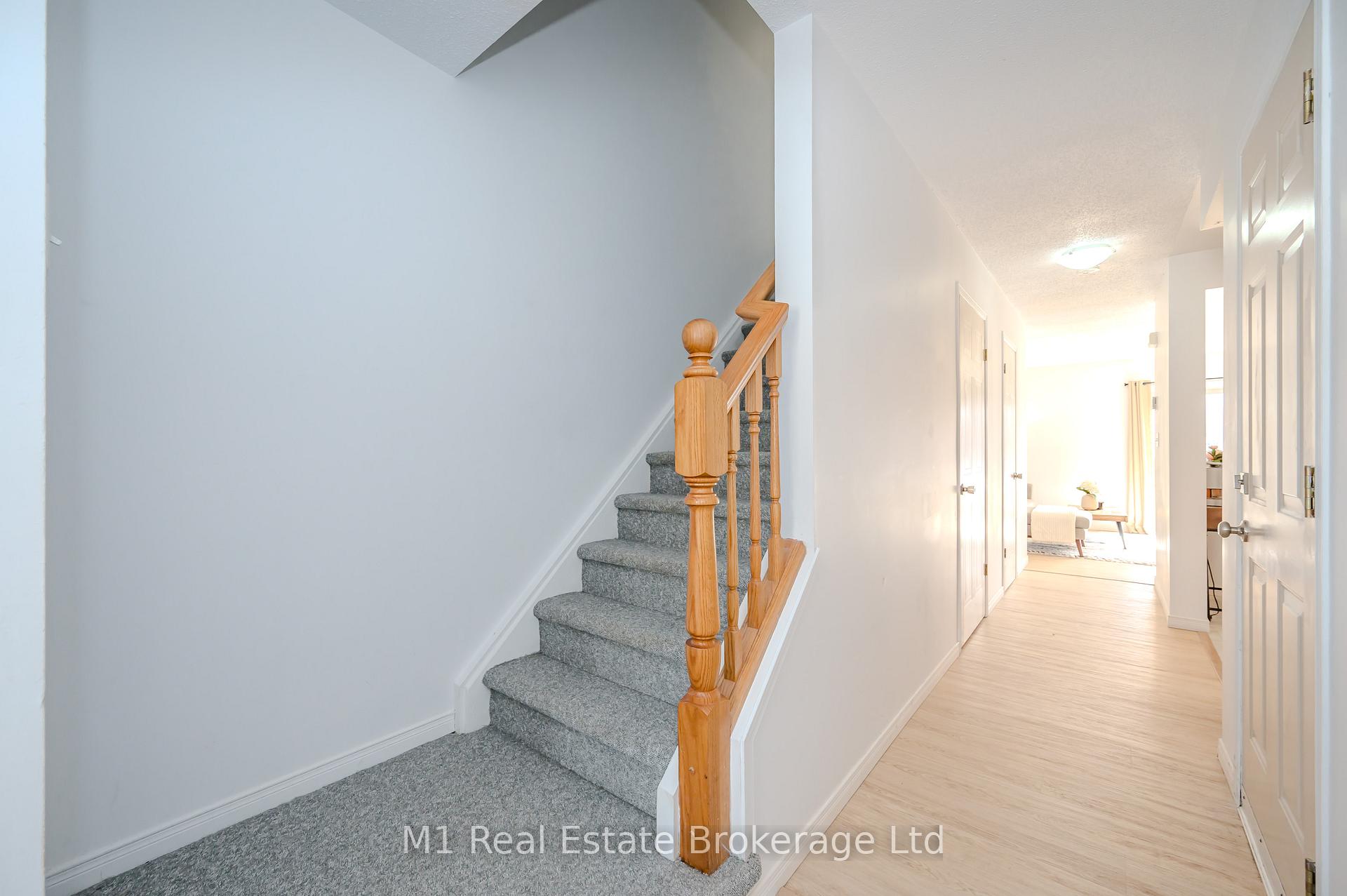Photo 16 of Unit 47, 30 Imperial Road S, Guelph, Willow West/Sugarbush/West Acres — HOMEH