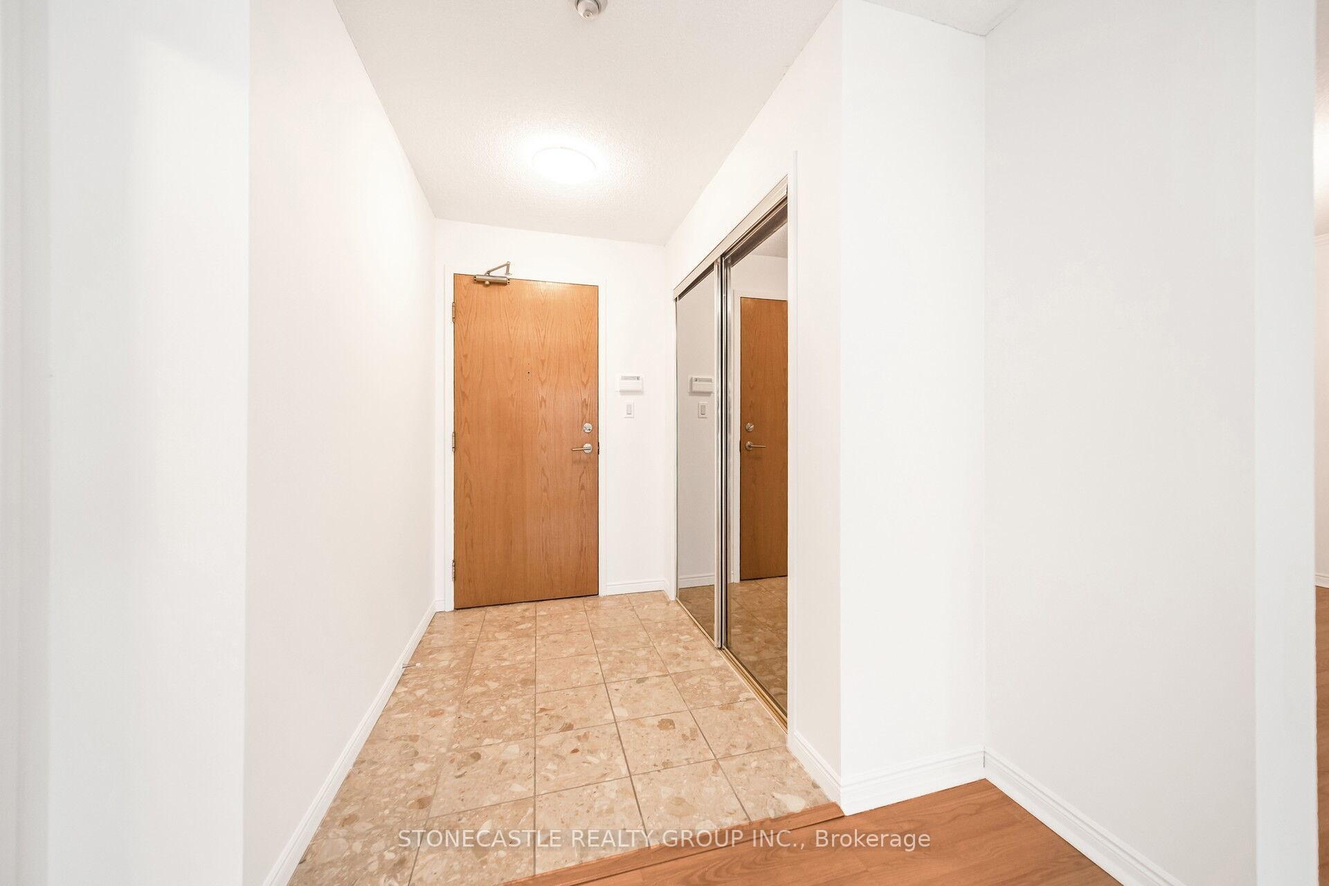 Photo 15 of Unit 218, 14924 Yonge Street, Aurora, Aurora Highlands — HOMEH