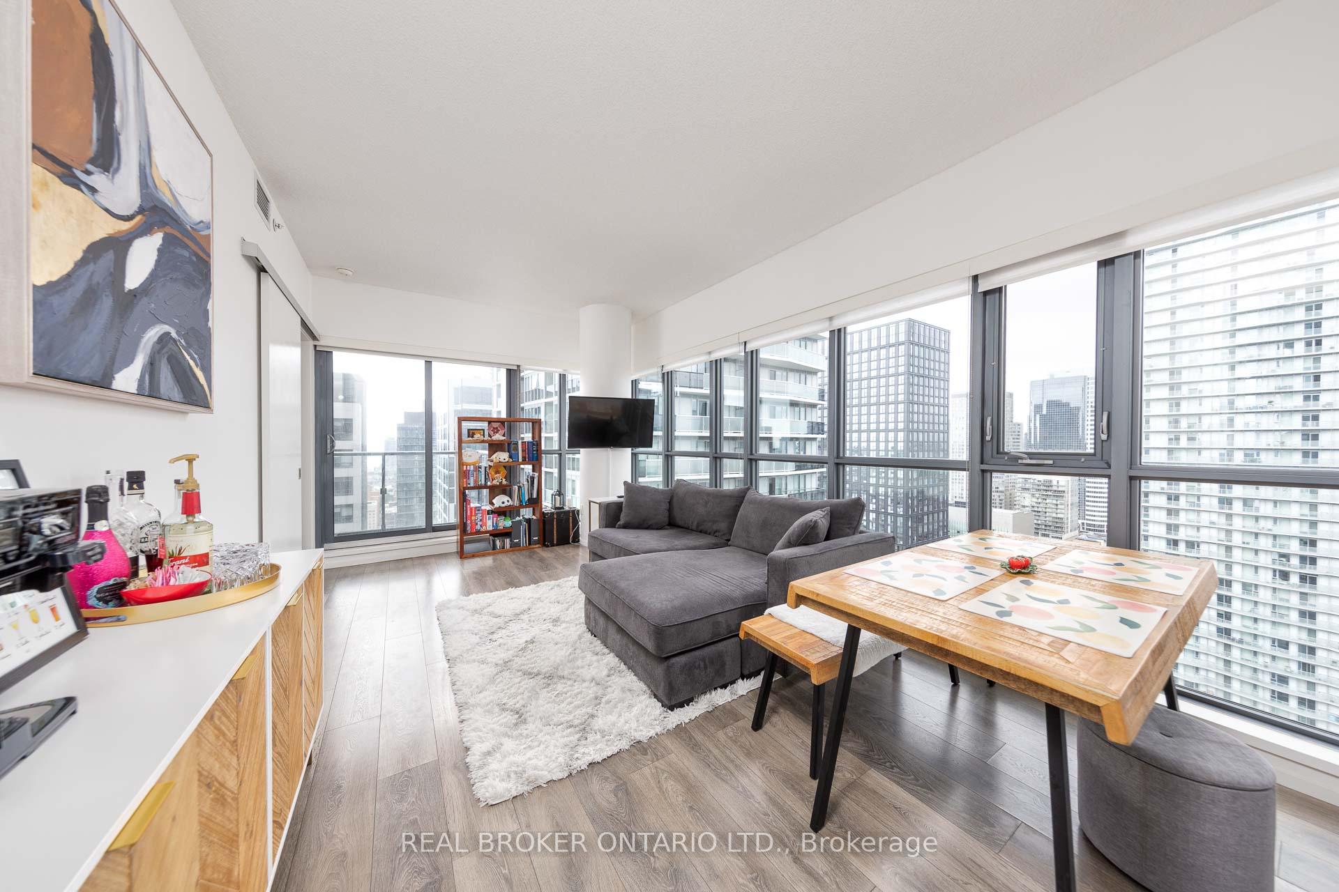 Front of Unit 2901, 159 Dundas Street E