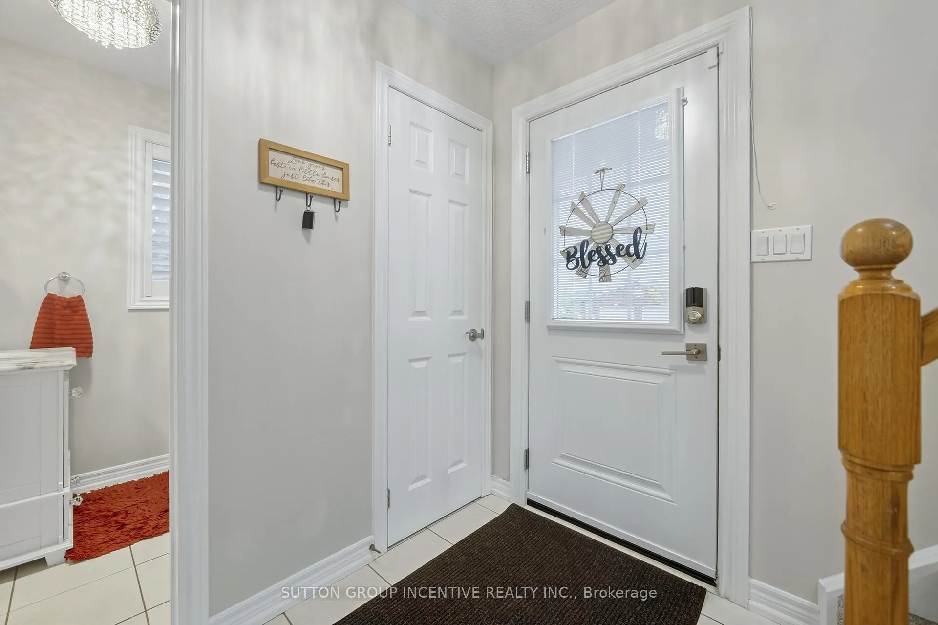 Photo 4 of Unit 1, 430 Mapleview Drive E, Barrie, Painswick South — HOMEH