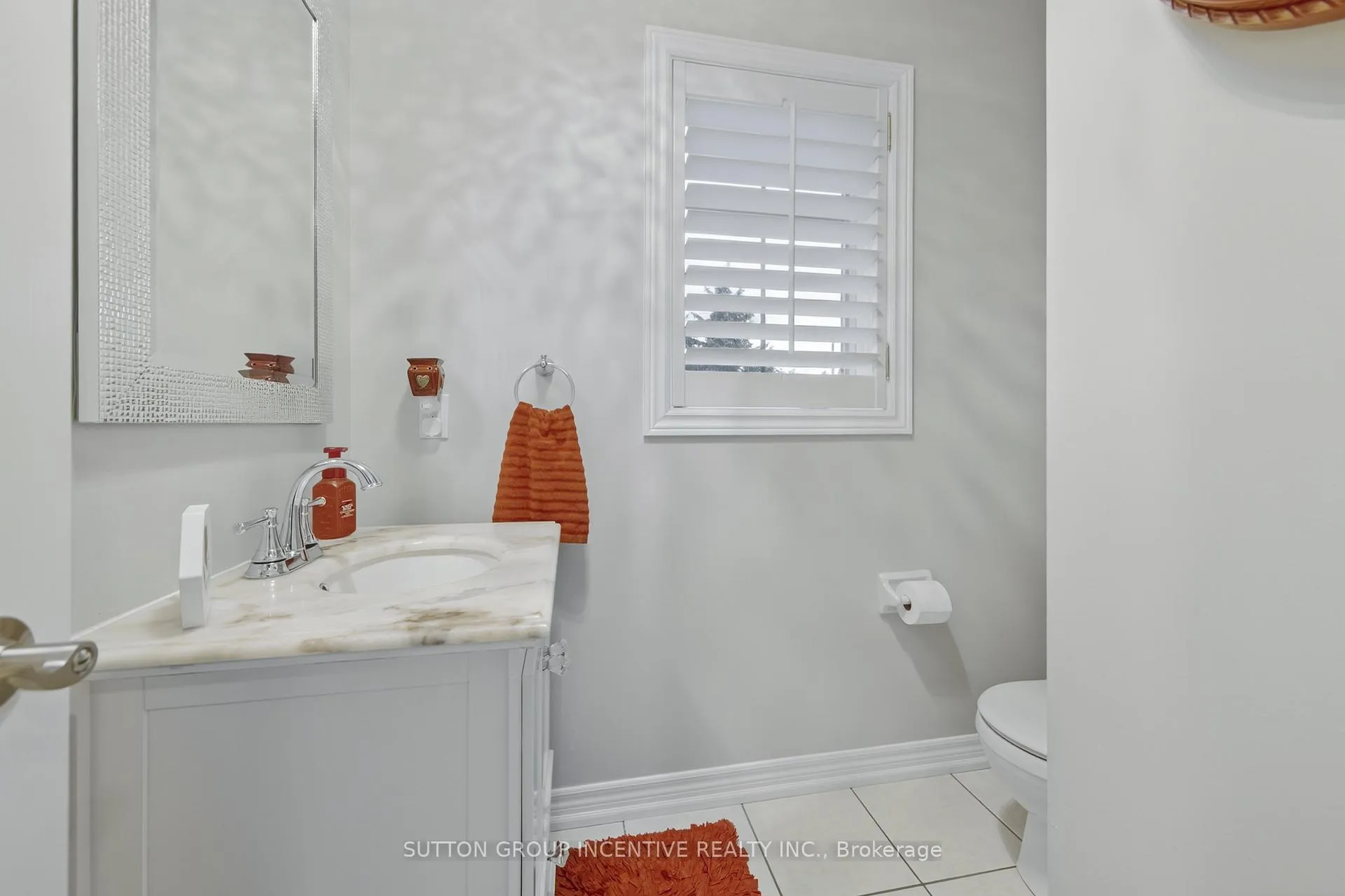 Photo 5 of Unit 1, 430 Mapleview Drive E, Barrie, Painswick South — HOMEH