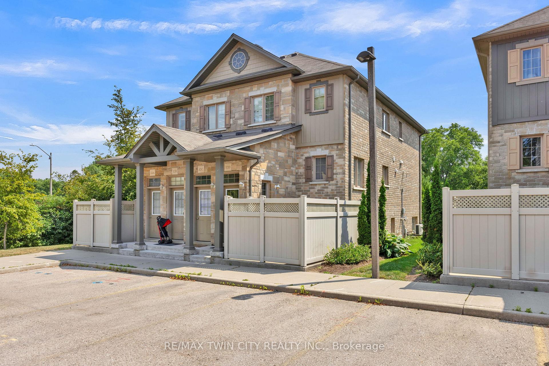 Photo 2 of Unit 12D, 931 Glasgow Street, Kitchener — HOMEH