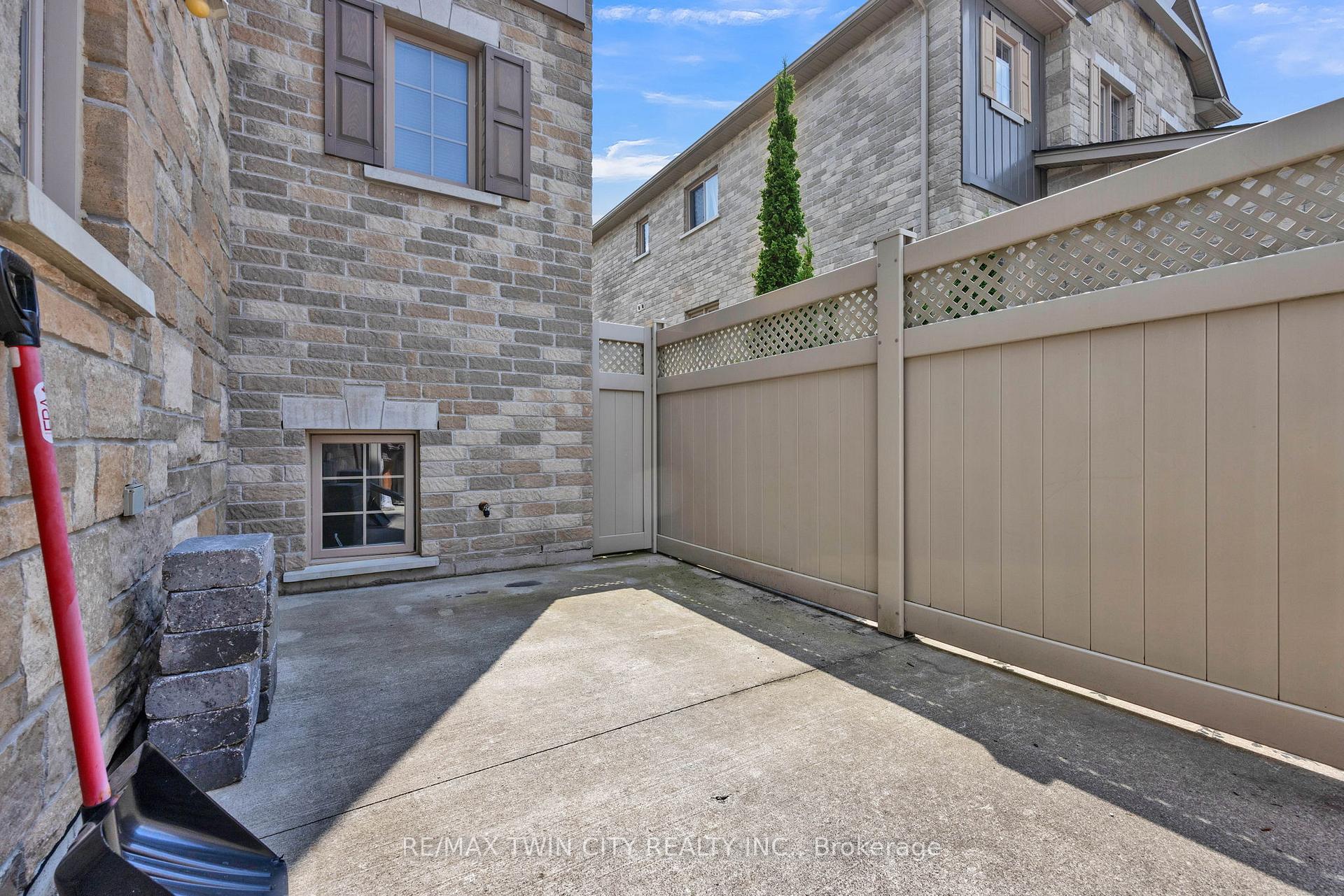 Photo 17 of Unit 12D, 931 Glasgow Street, Kitchener — HOMEH